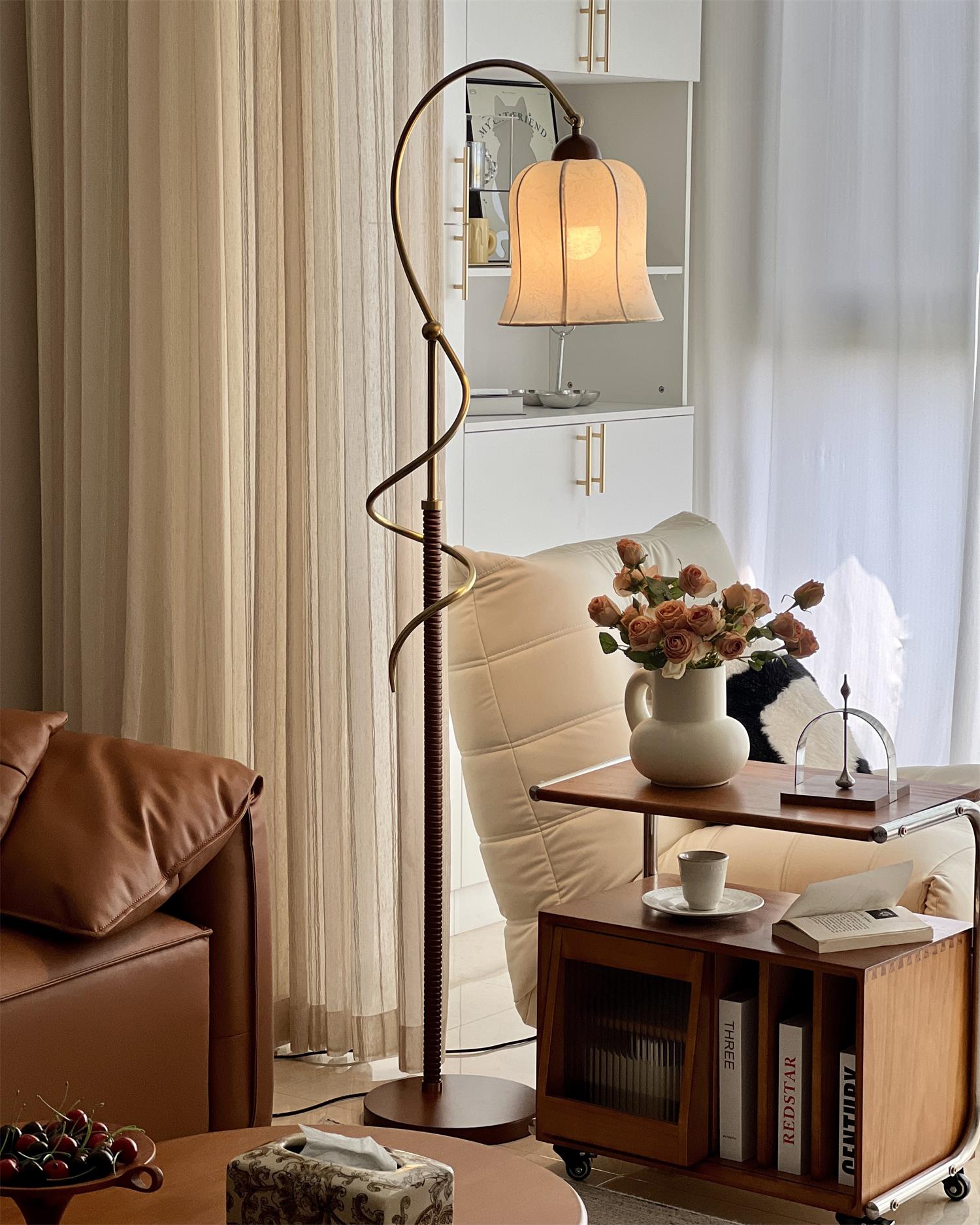 Curvel Floor Lamp