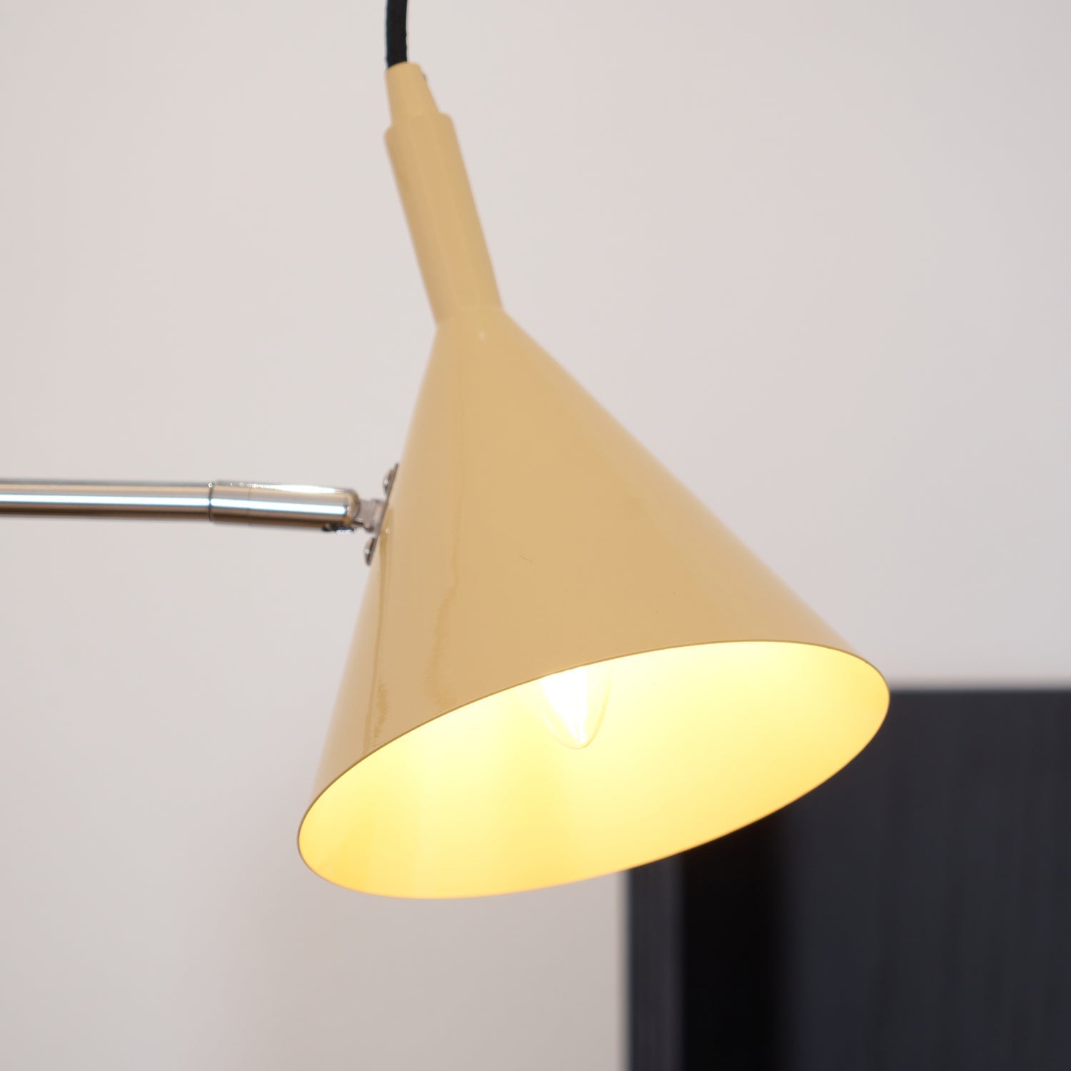 Elys Modern Floor Lamp-Neutral Decor