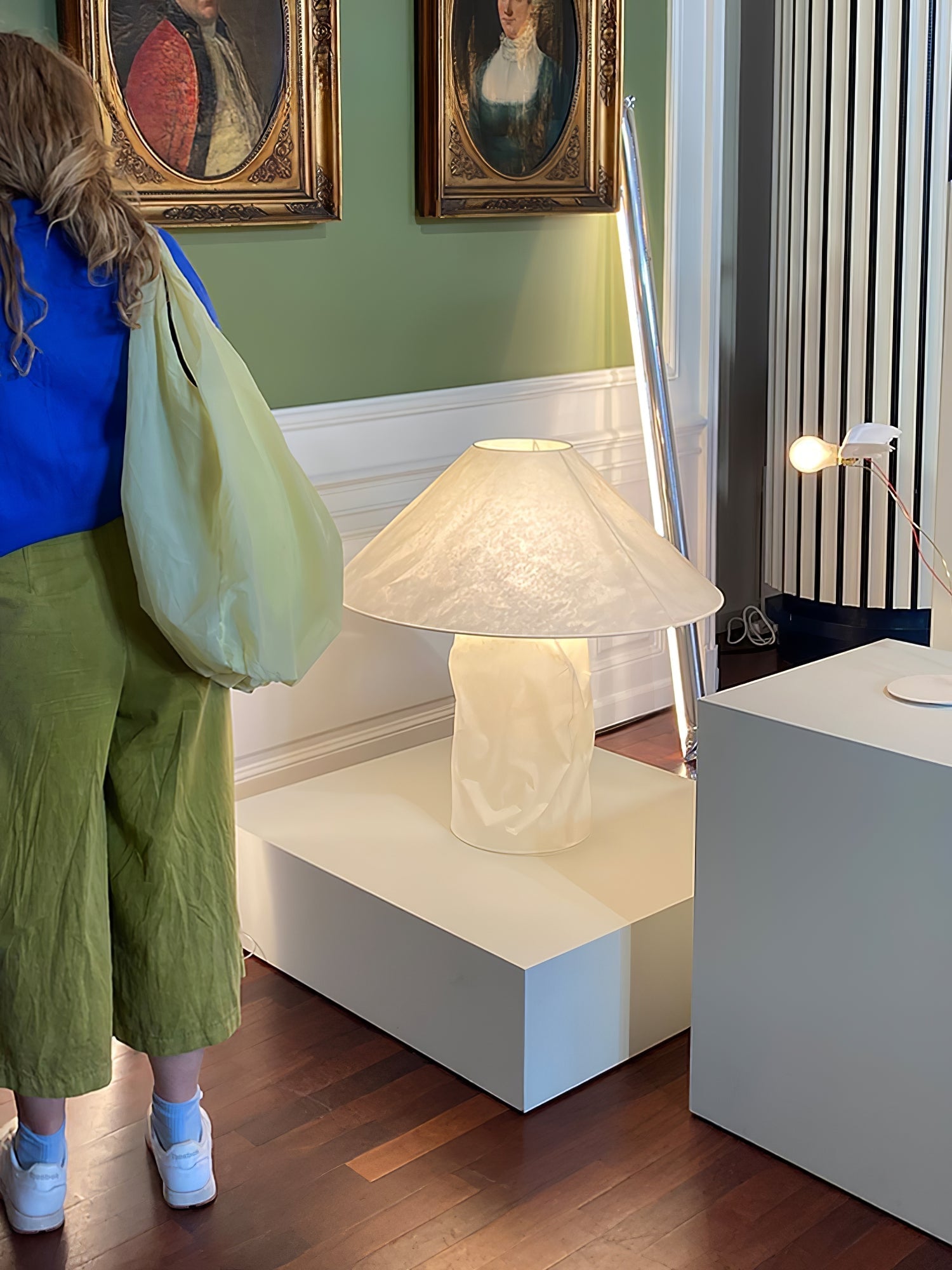 Lalemu Paper Artistic Table Lamp-Neutral Decor