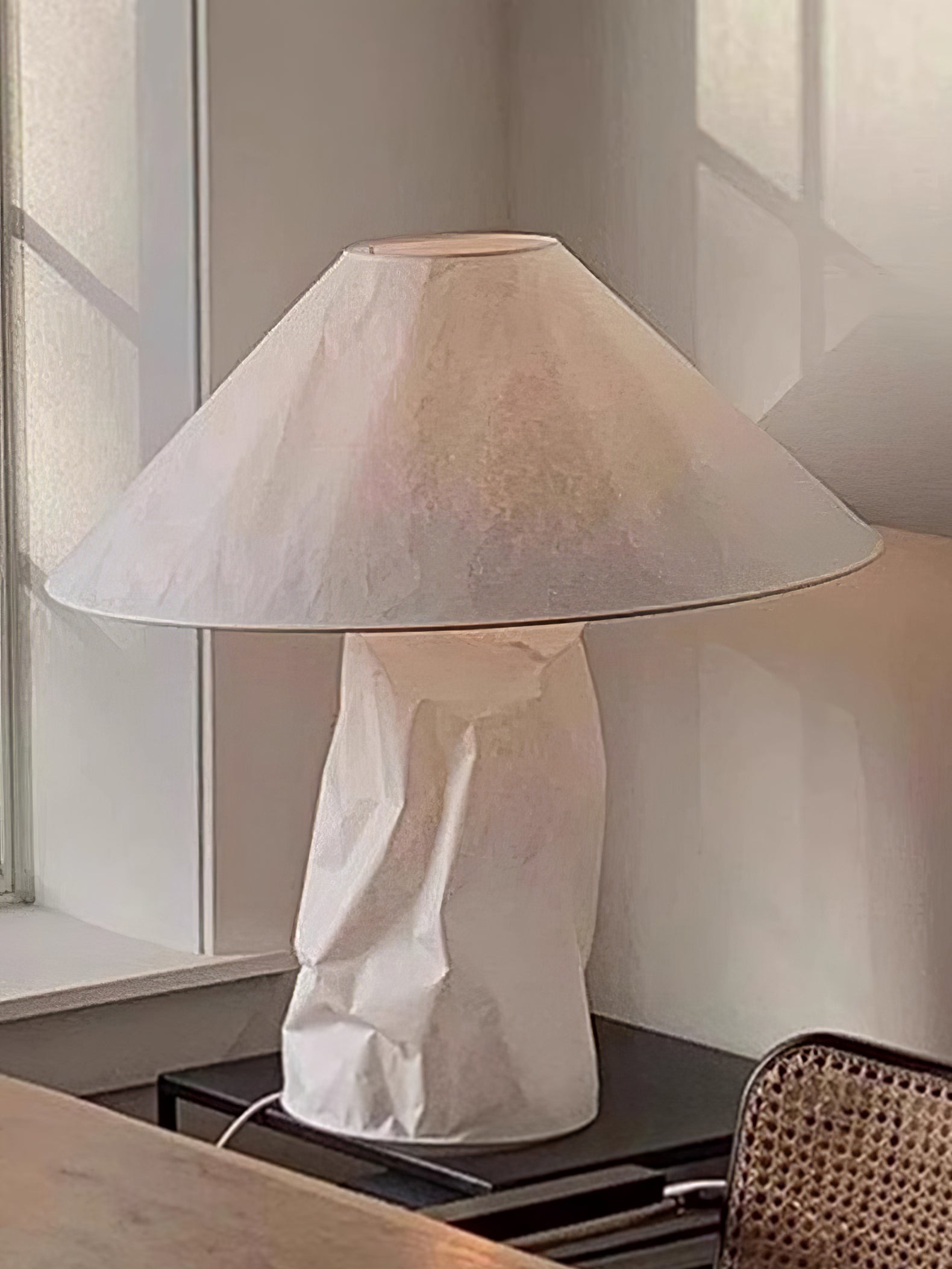 Lalemu Paper Artistic Table Lamp-Neutral Decor