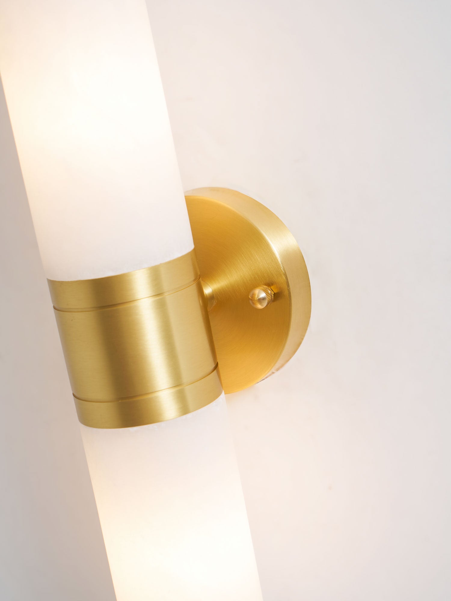 Tira Minimalist Alabaster Wall Lamp-Neutral Decor