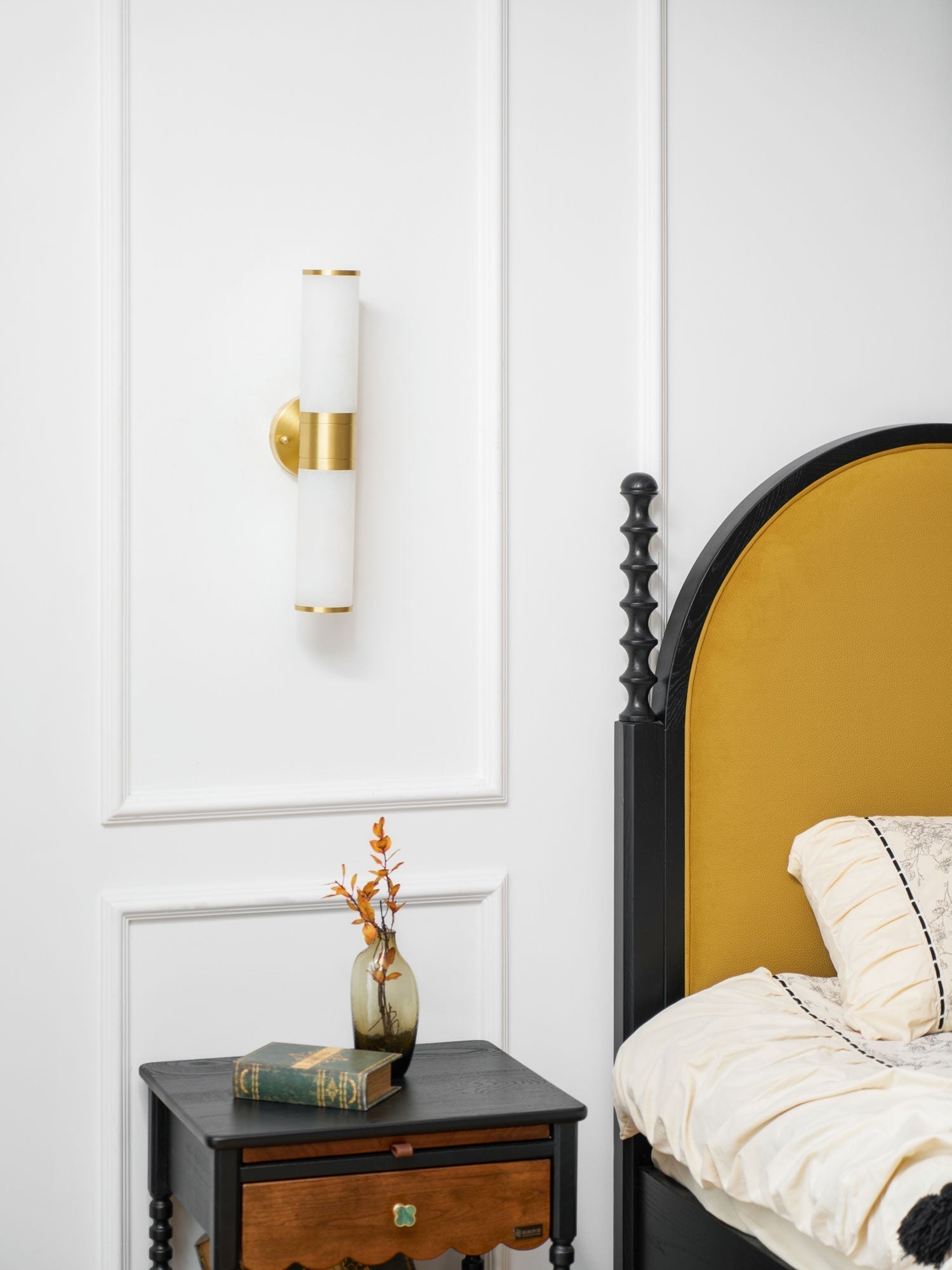 Tira Minimalist Alabaster Wall Lamp-Neutral Decor