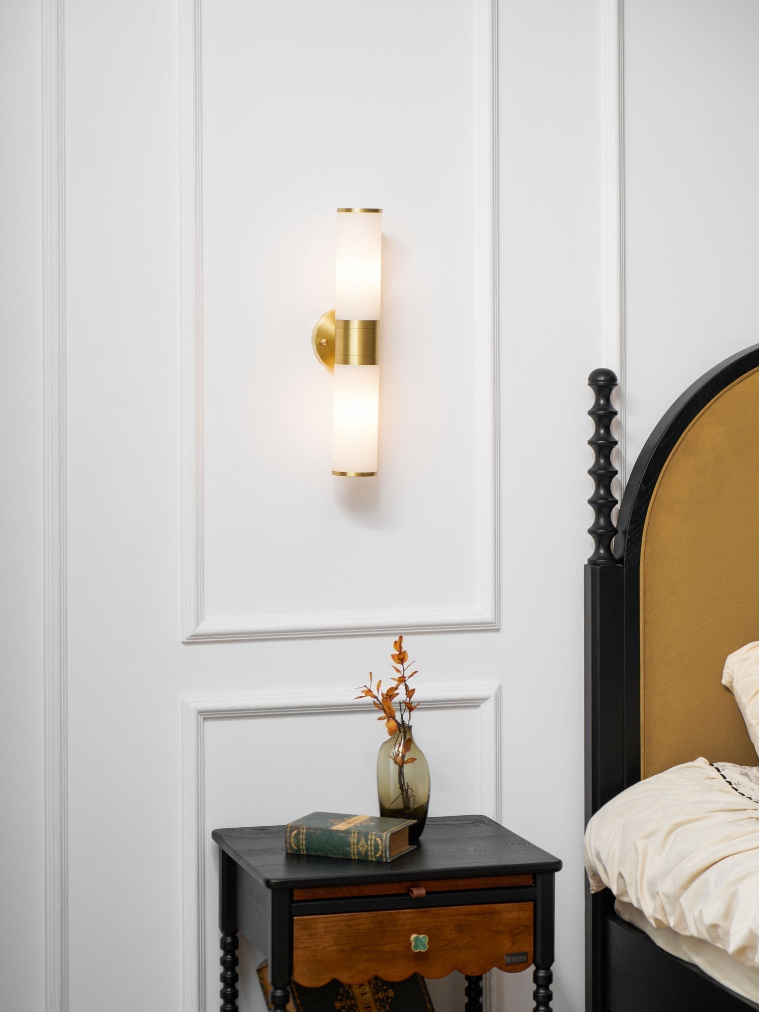 Tira Minimalist Alabaster Wall Lamp-Neutral Decor