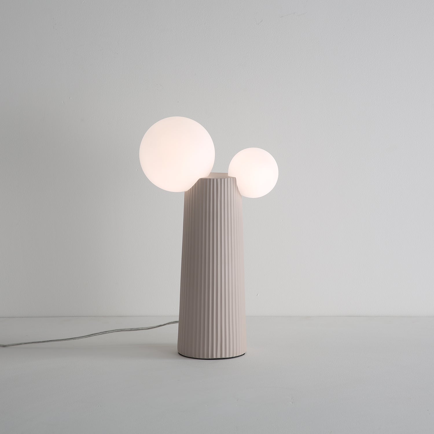 Zenithre Resin Plastic Table Lamp-Neutral Decor