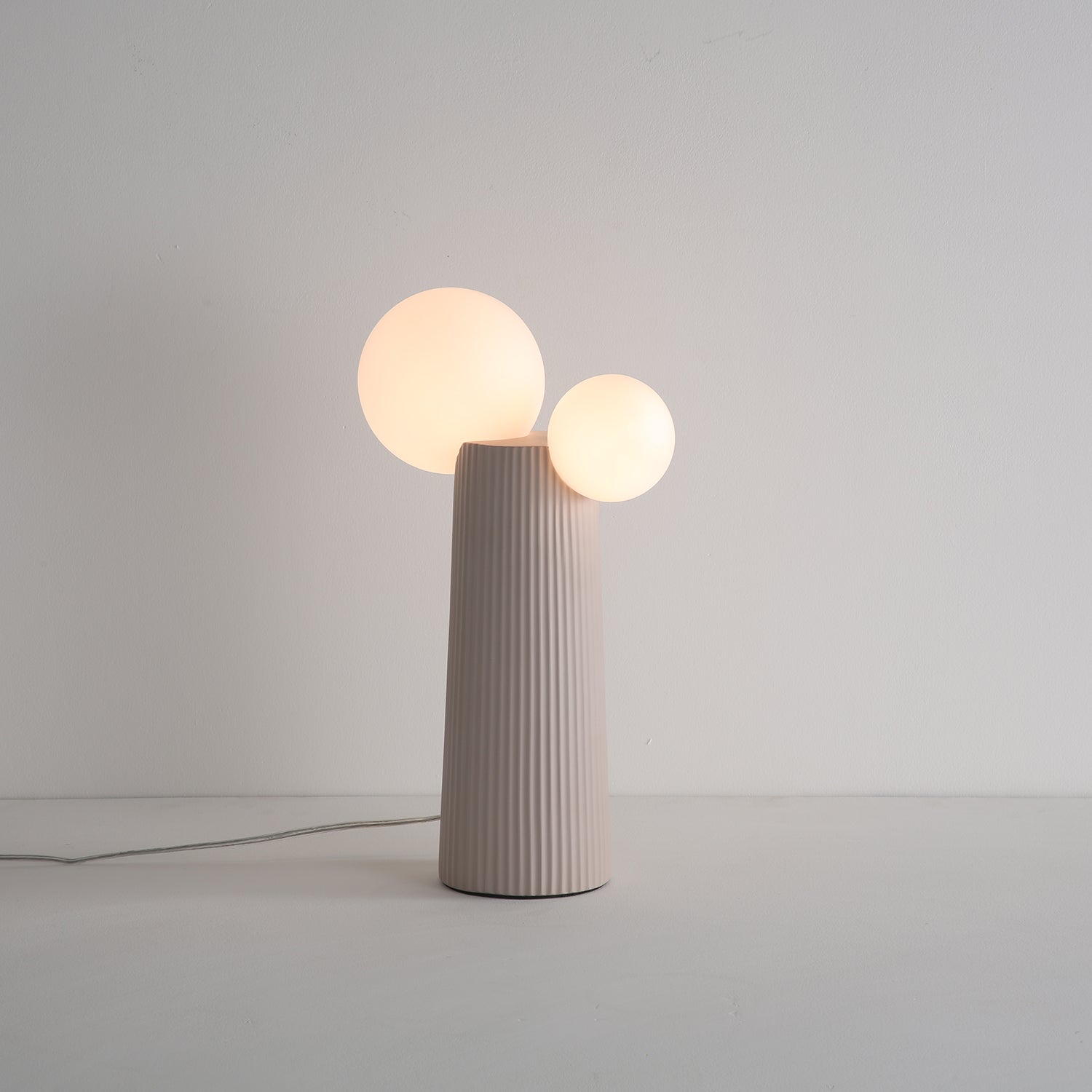Zenithre Resin Plastic Table Lamp-Neutral Decor