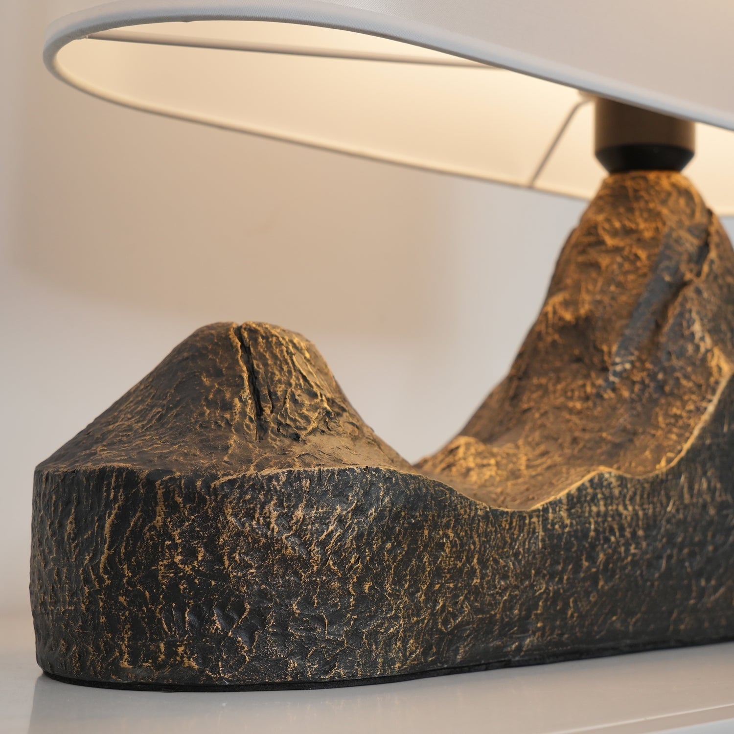 Della Natural Resin Table Lamp-Neutral Decor