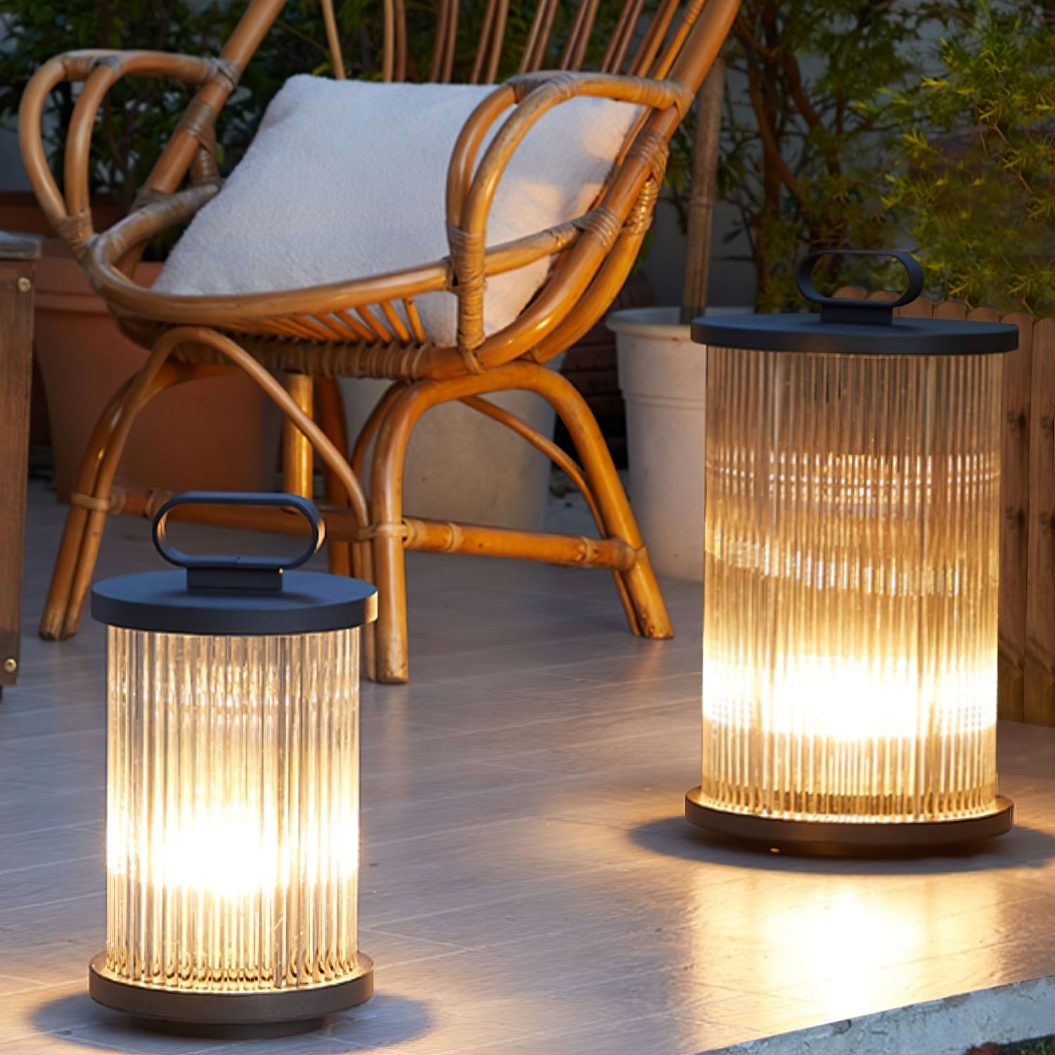 Niri Steel Acrylic Minimalist Floor Lamp-Neutral Decor