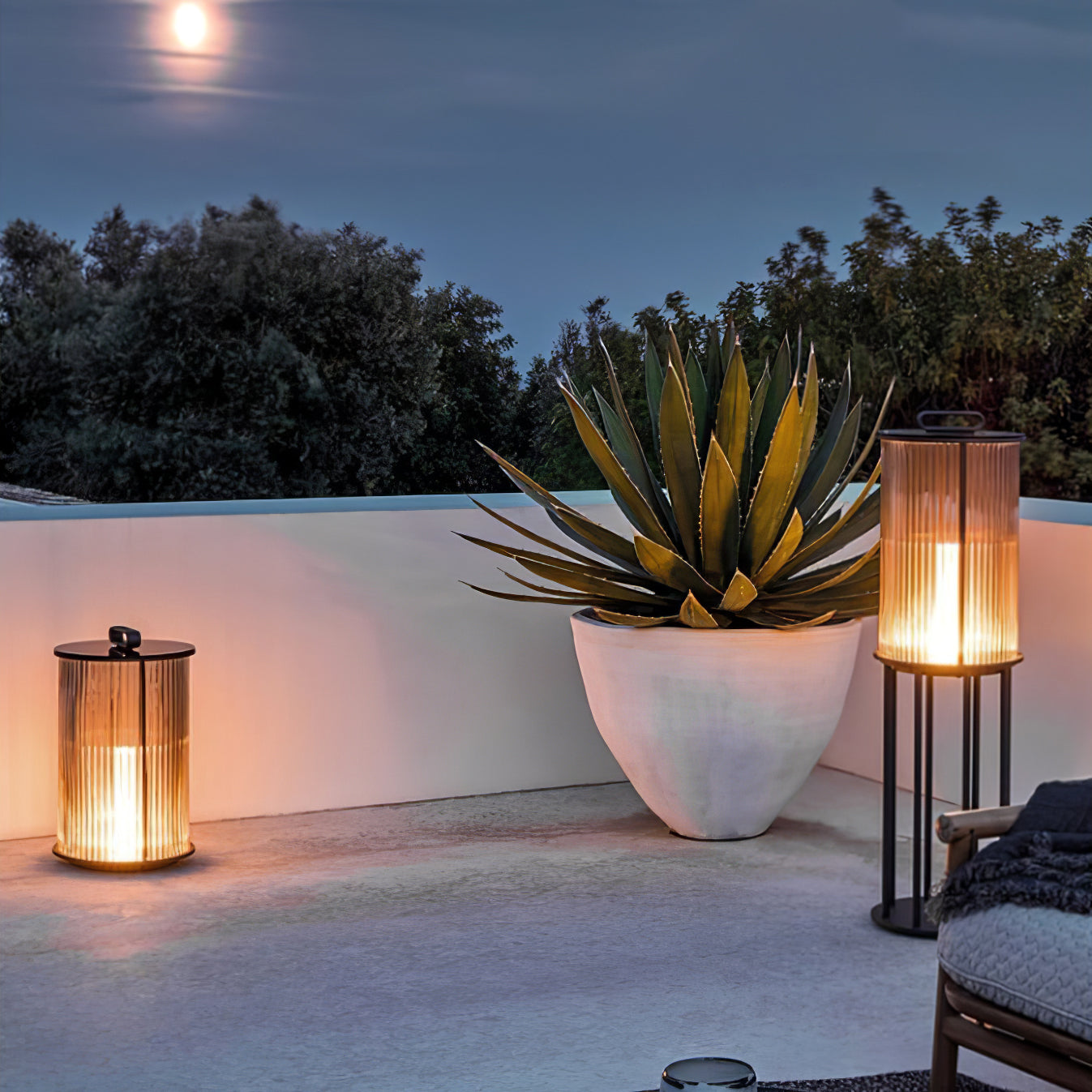 Aqur Modern Outdoor Light-Neutral Decor