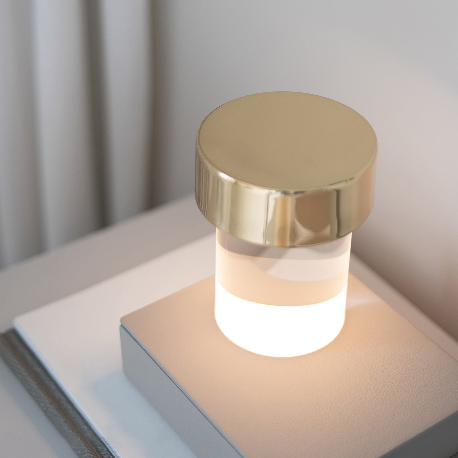 Pryden Minimalist Table Lamp-Neutral Decor