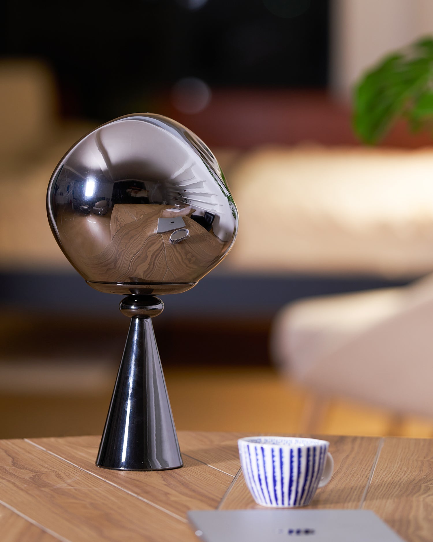 Unoril Artisan PVC Desk Lamp-Neutral Decor