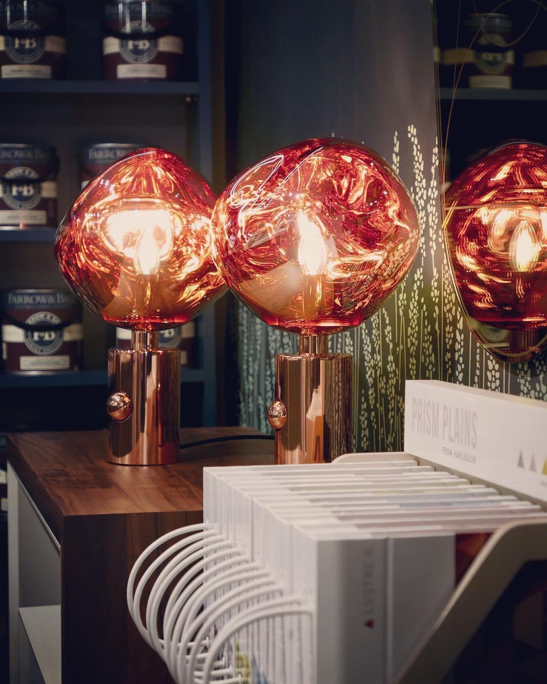 Velan Artistic Table Lamp-Neutral Decor