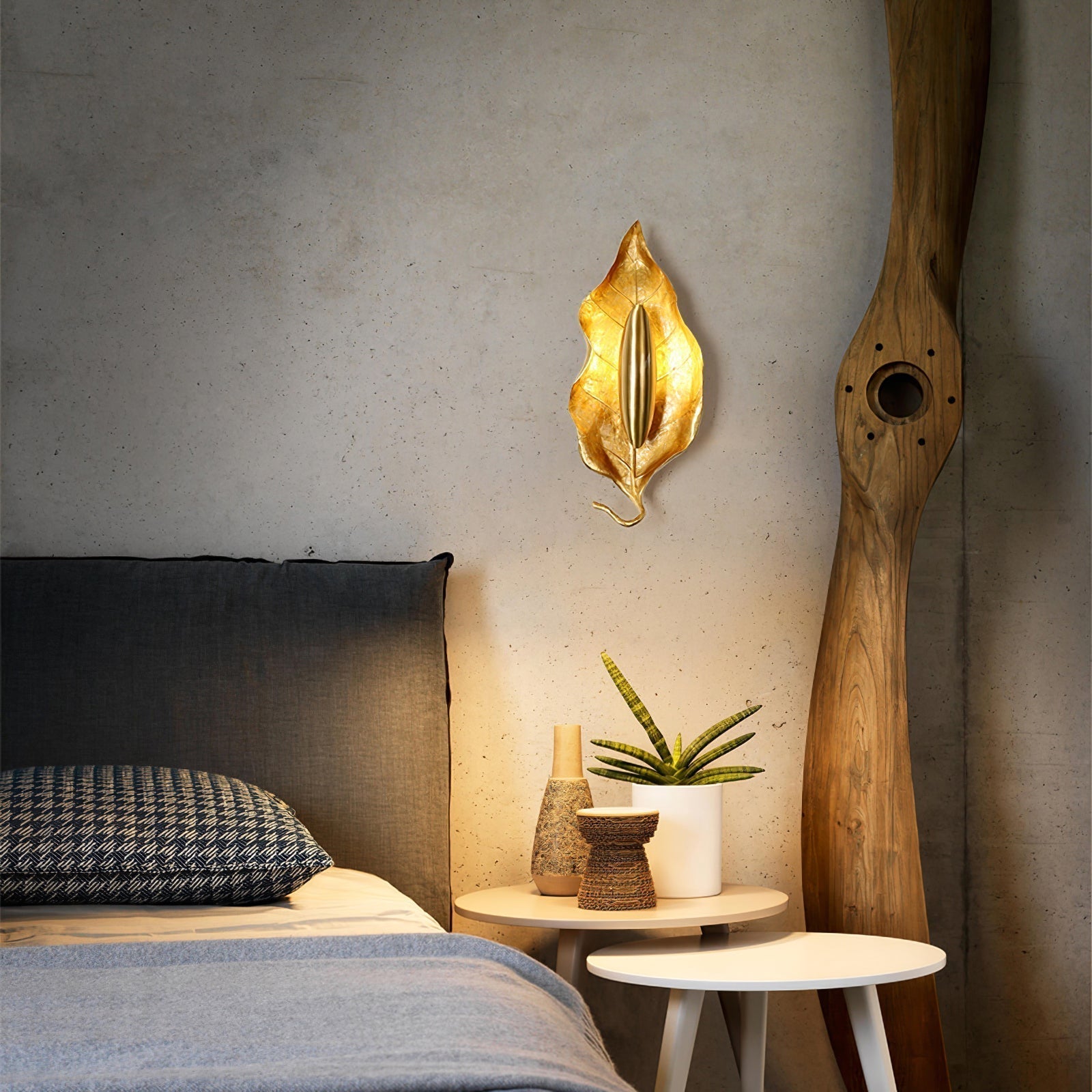 Corsel Nordic Art Leaf Brass Wall Lamp-Neutral Decor