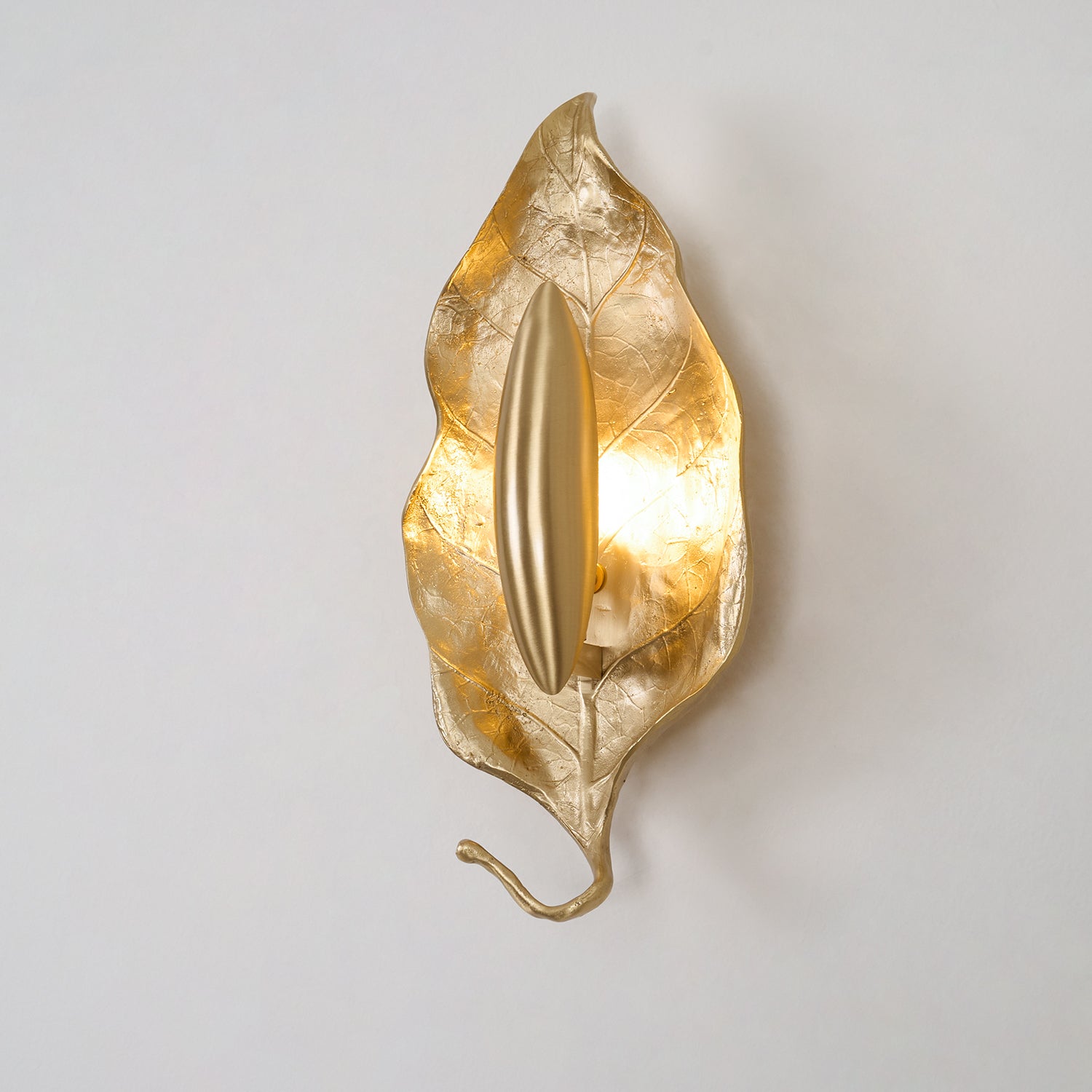 Corsel Nordic Art Leaf Brass Wall Lamp-Neutral Decor