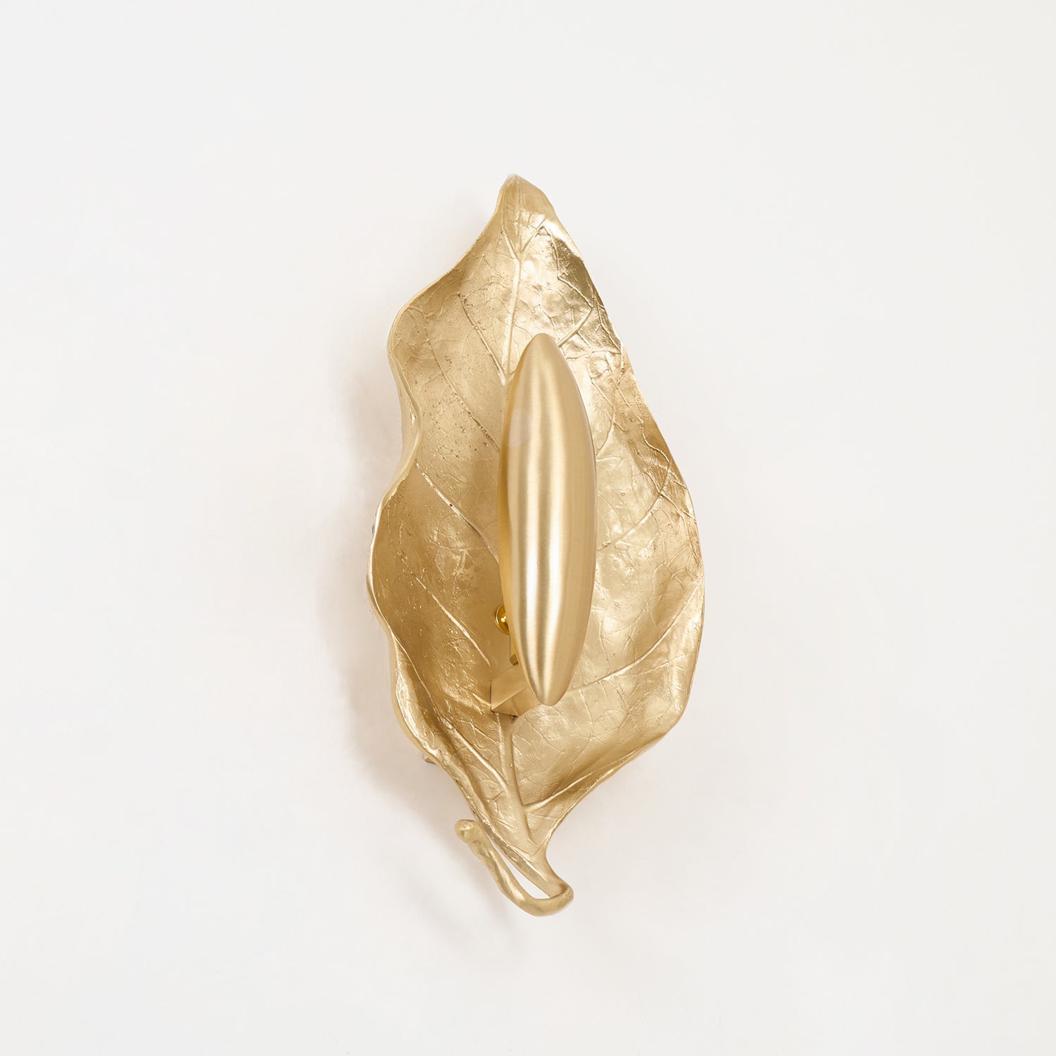 Corsel Nordic Art Leaf Brass Wall Lamp-Neutral Decor