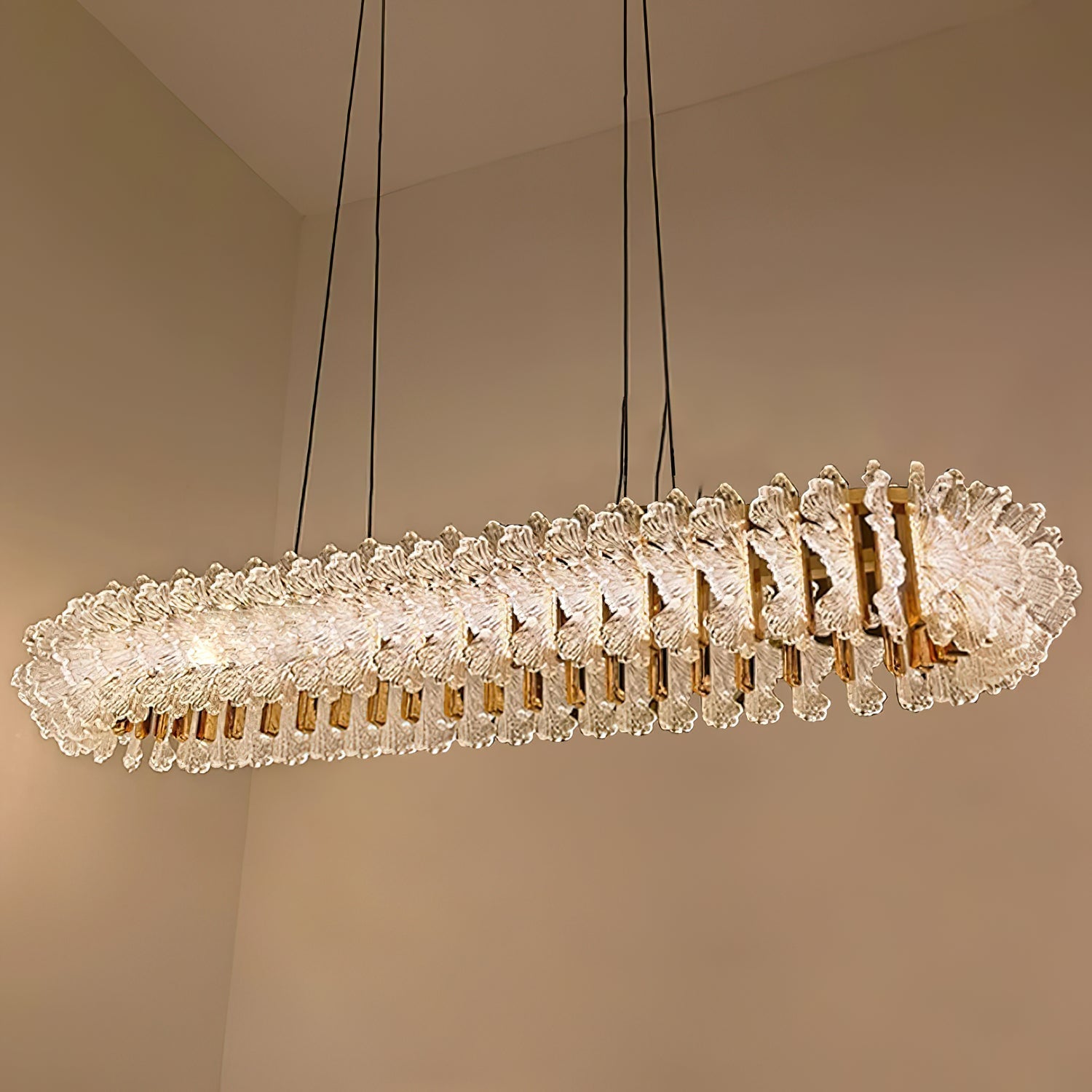Ulcarir Chandelier