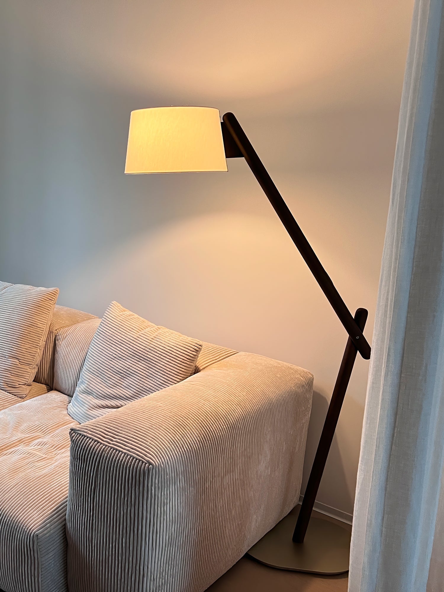 Cethar Scandinavian Fabric Floor Lamp-Neutral Decor