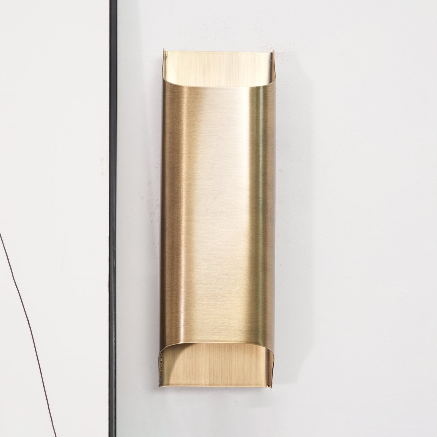 Hardy Nordic Art Brass Wall Lamp-Neutral Decor