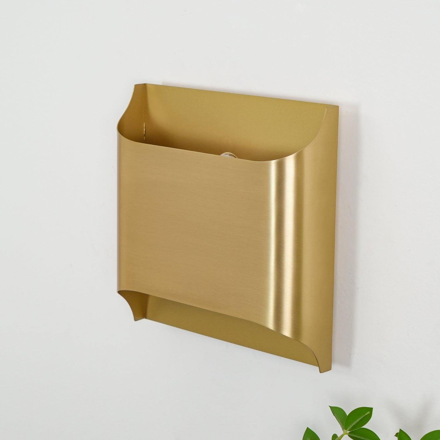 Hardy Nordic Art Brass Wall Lamp-Neutral Decor