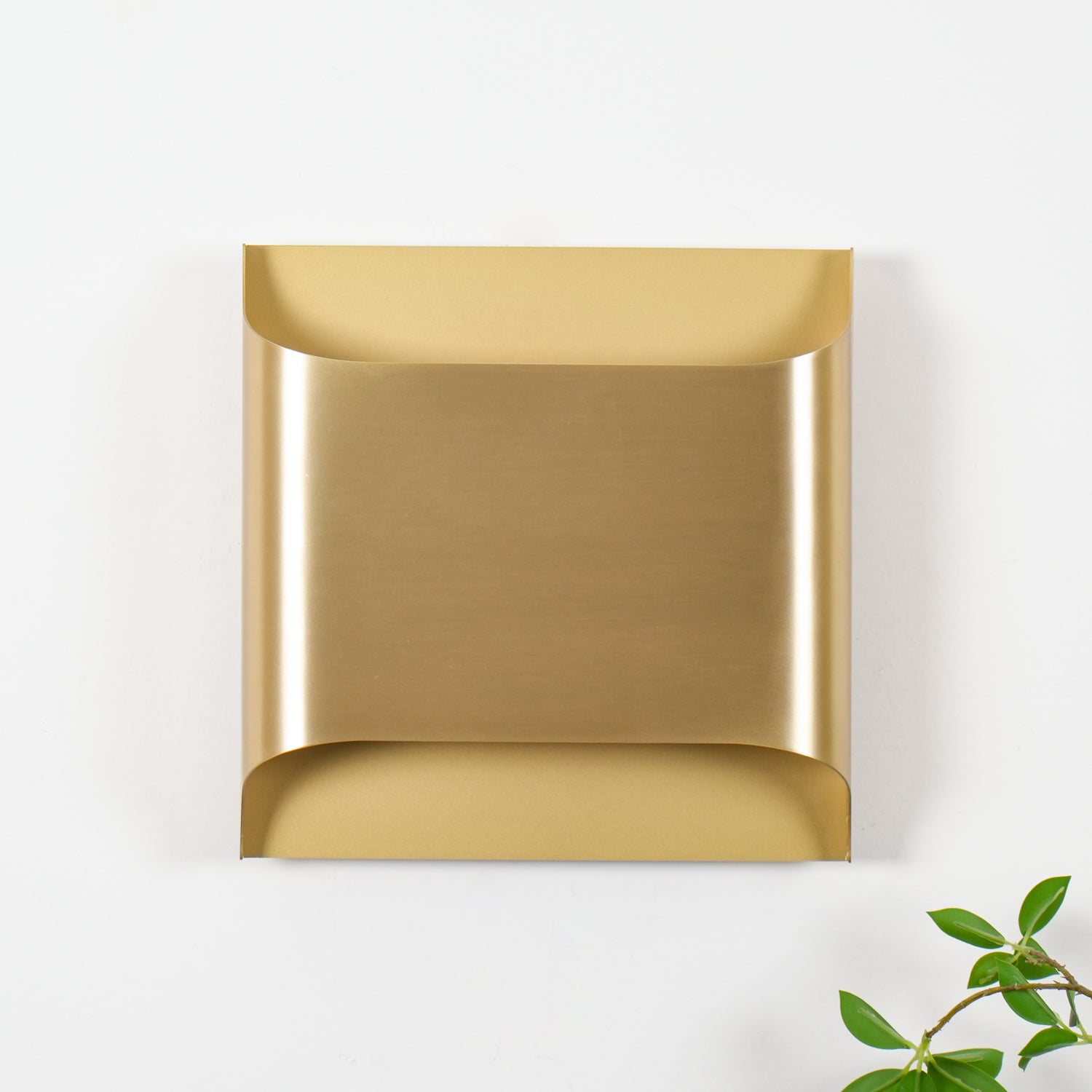 Hardy Nordic Art Brass Wall Lamp-Neutral Decor