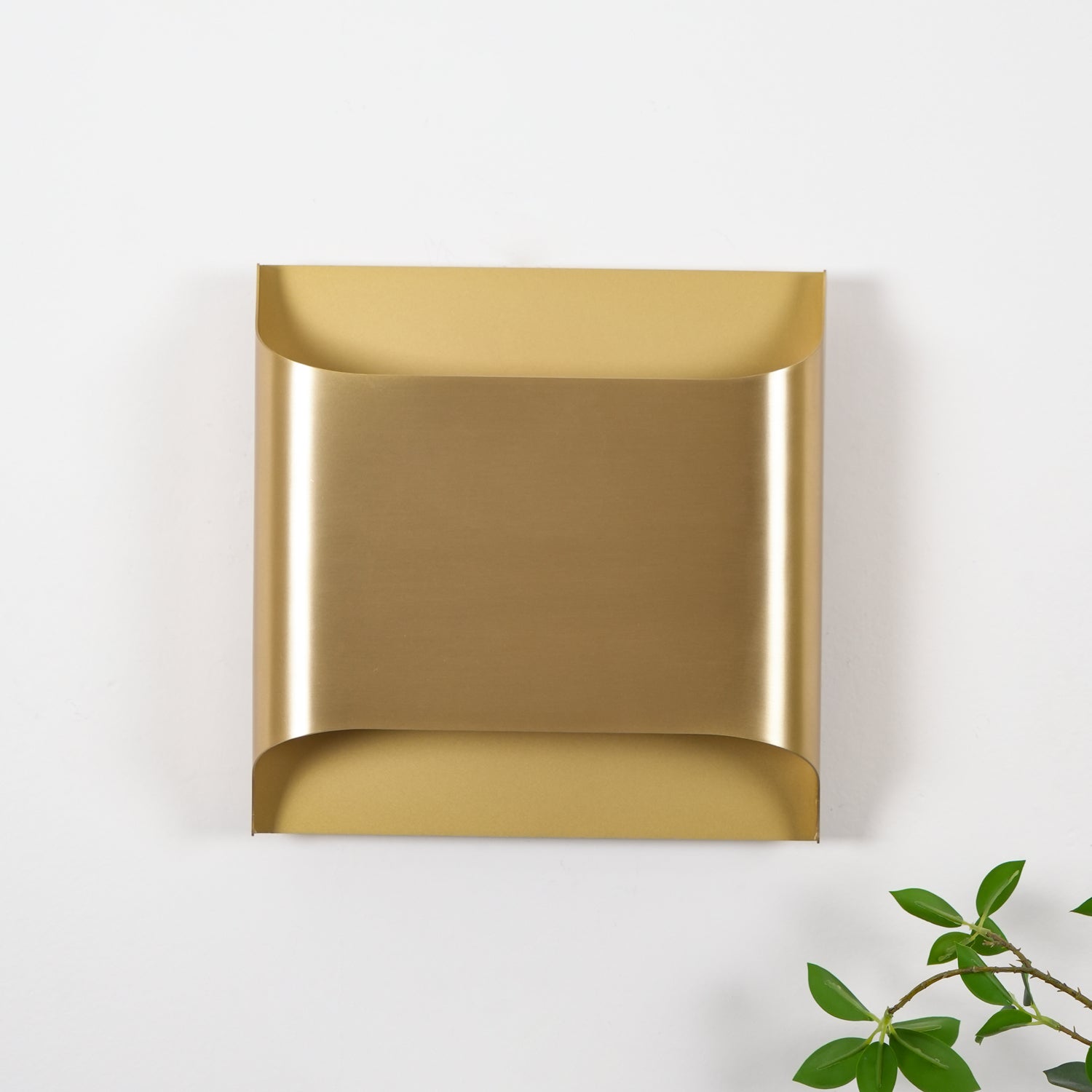 Hardy Nordic Art Brass Wall Lamp-Neutral Decor