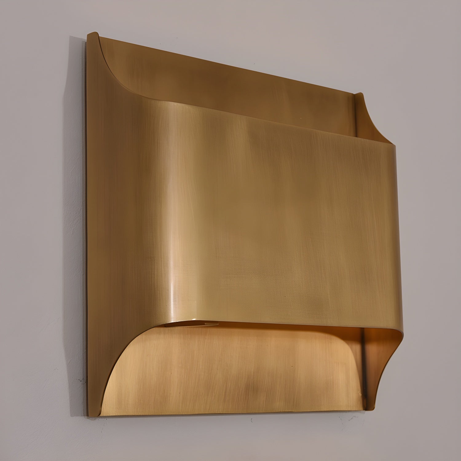 Hardy Nordic Art Brass Wall Lamp-Neutral Decor