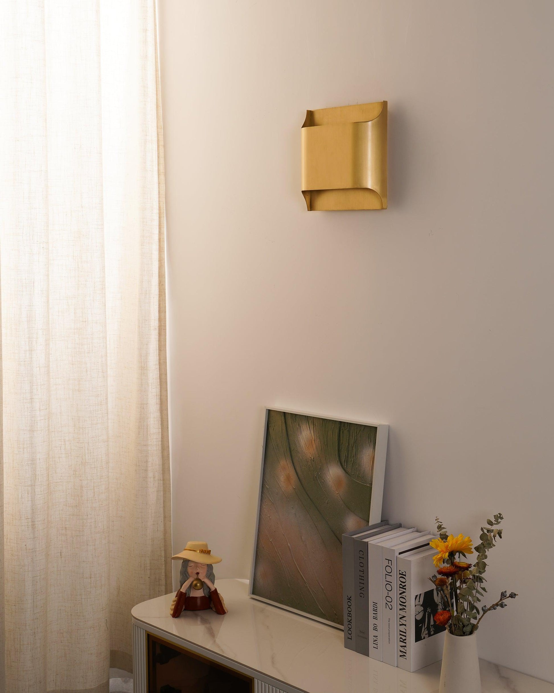 Hardy Nordic Art Brass Wall Lamp-Neutral Decor