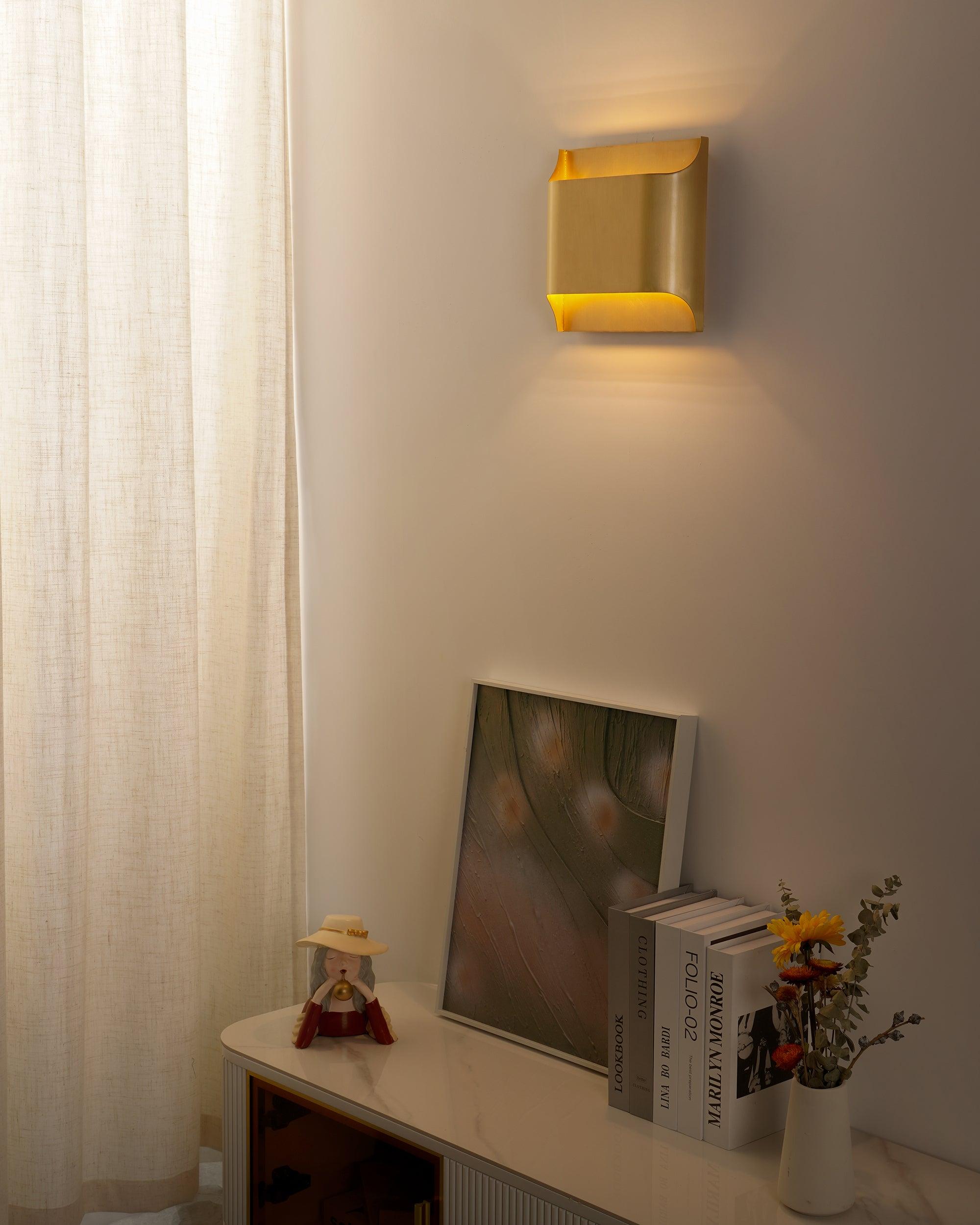 Hardy Nordic Art Brass Wall Lamp-Neutral Decor