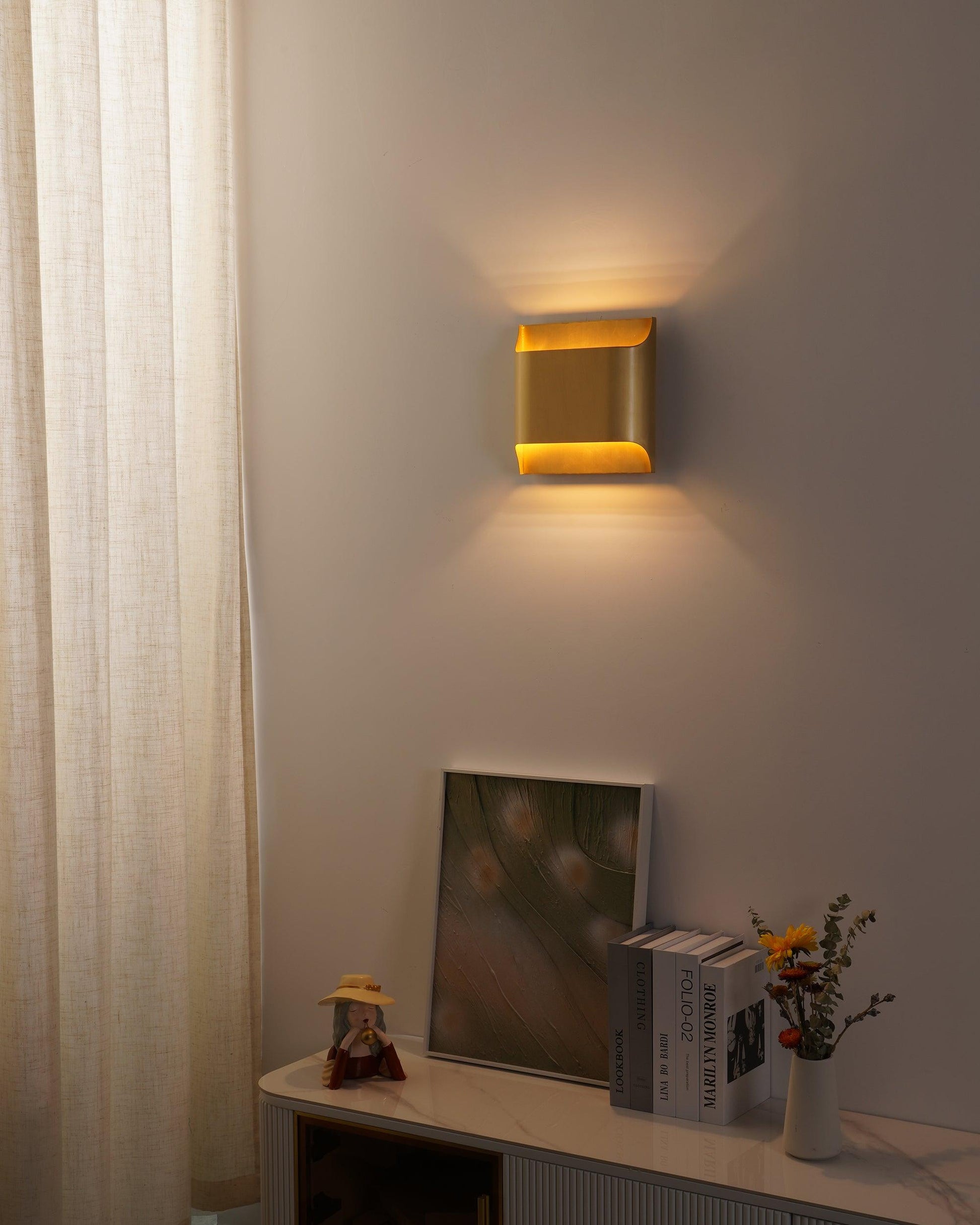 Hardy Nordic Art Brass Wall Lamp-Neutral Decor
