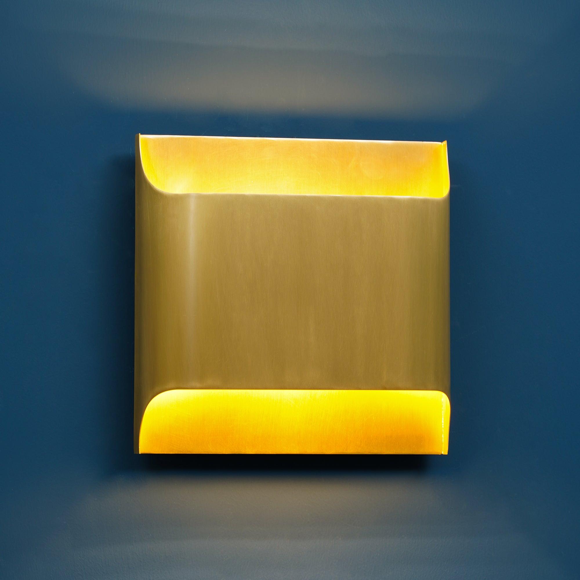 Hardy Nordic Art Brass Wall Lamp-Neutral Decor