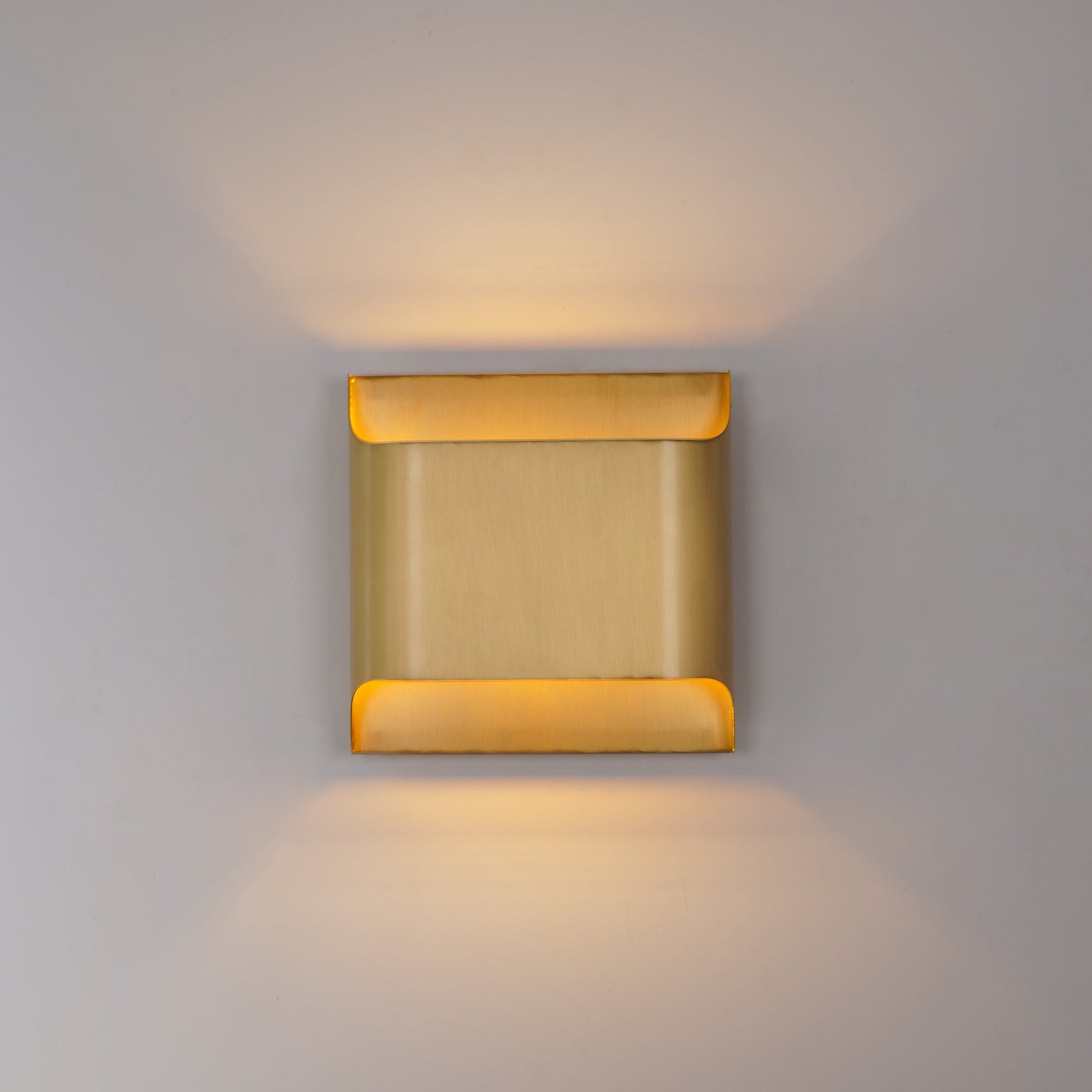 Hardy Nordic Art Brass Wall Lamp-Neutral Decor