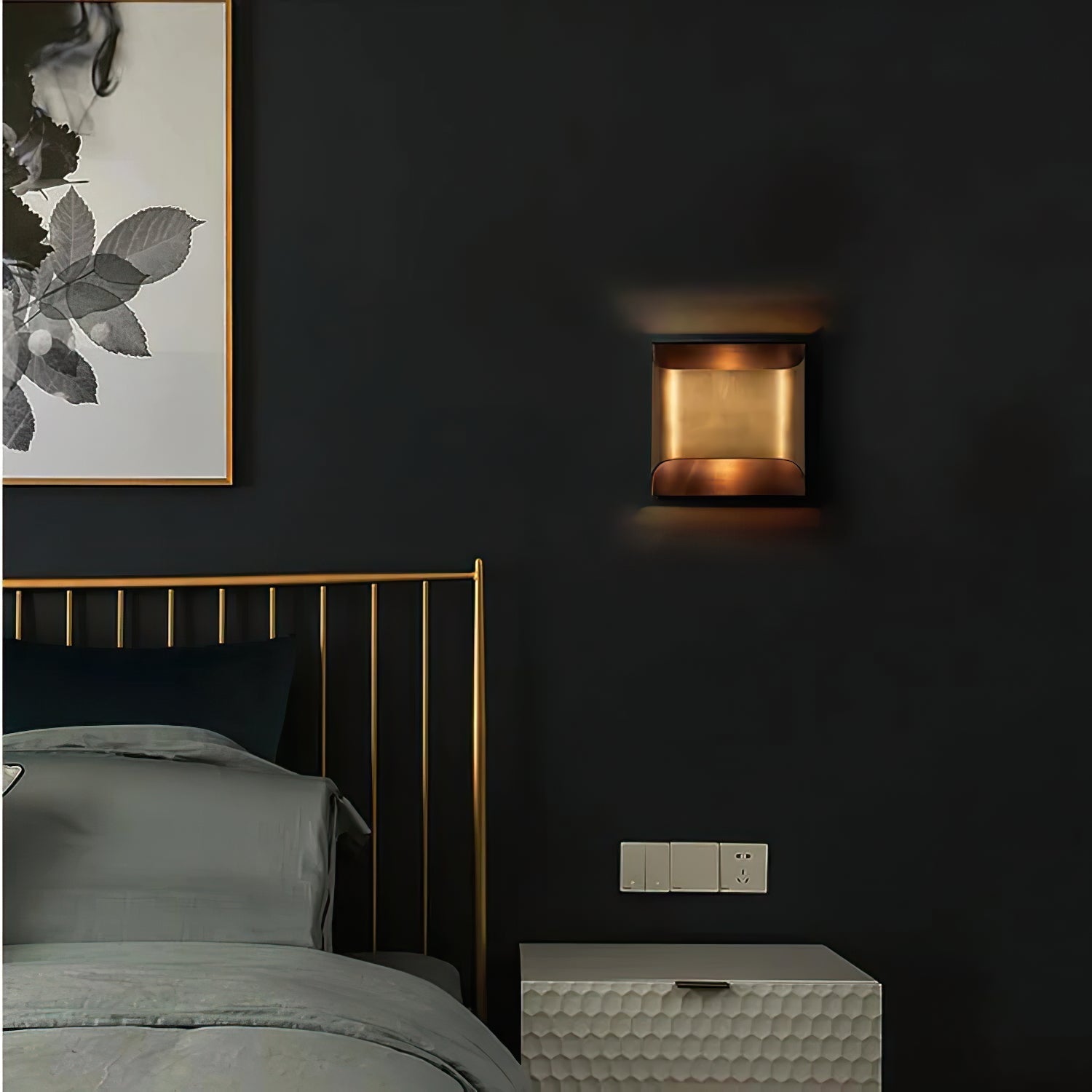 Hardy Nordic Art Brass Wall Lamp-Neutral Decor