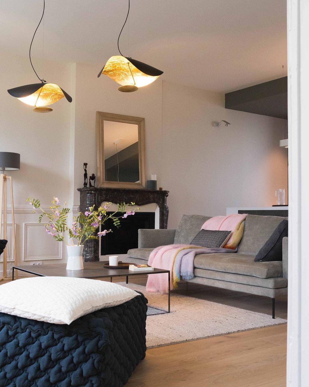 Lustra Pendant Lamp Black Gold Curved Shade-Neutral Decor