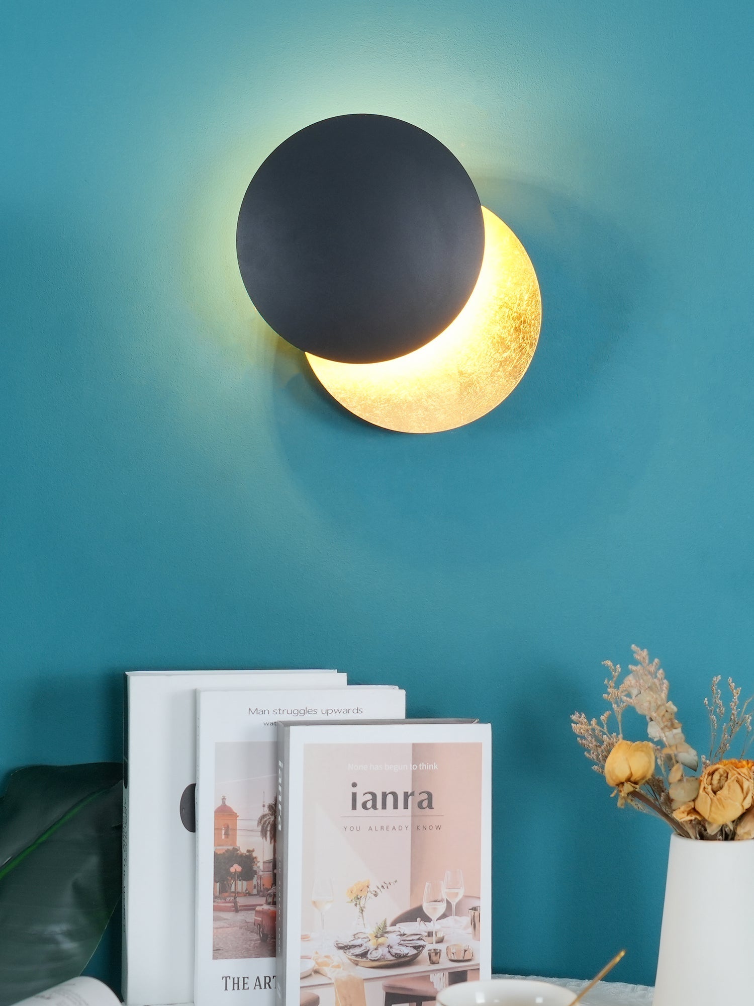 Fioris Modern Minimalist Art Wall Lamp-Neutral Decor