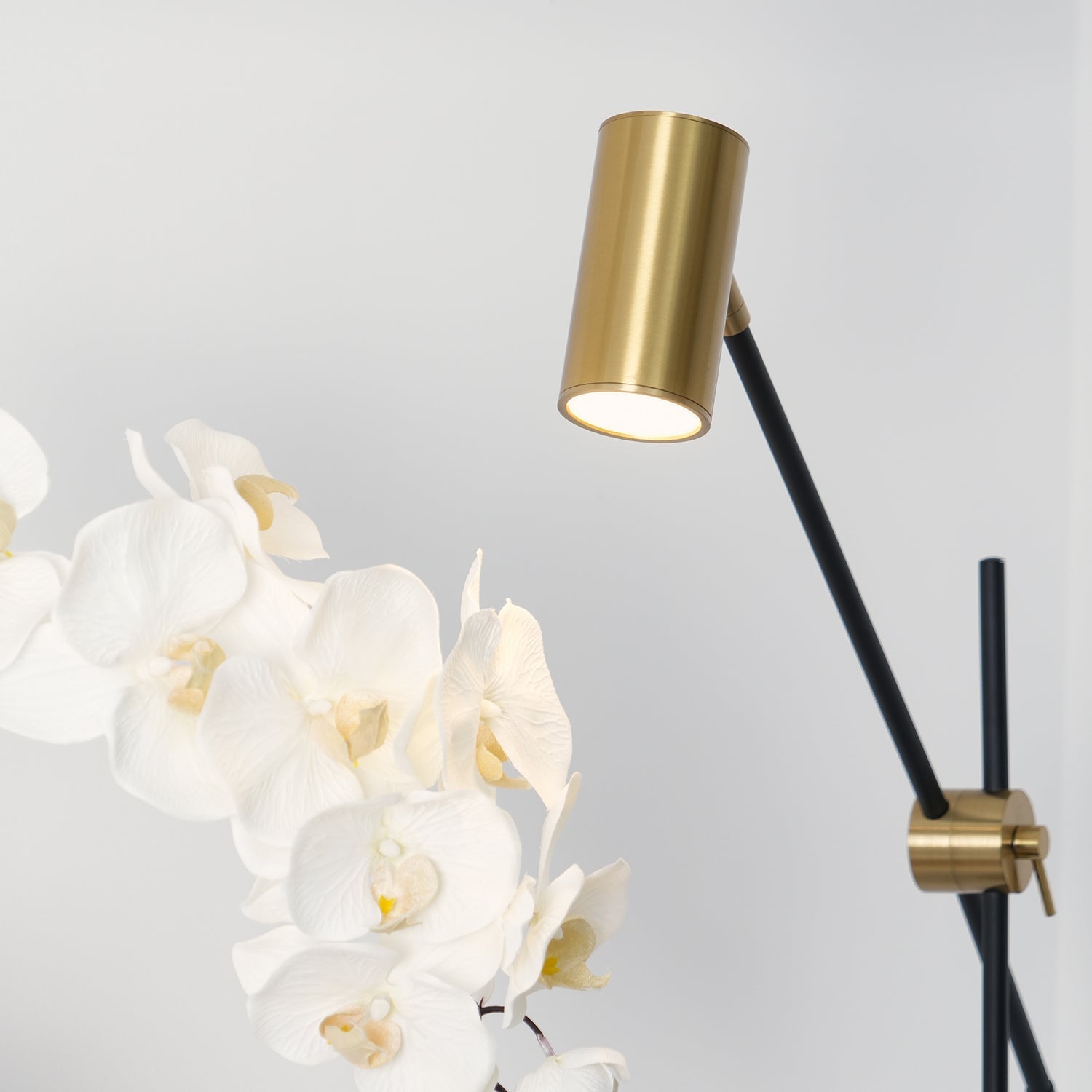 Ivpharil Frosted Floor Lamp-Neutral Decor