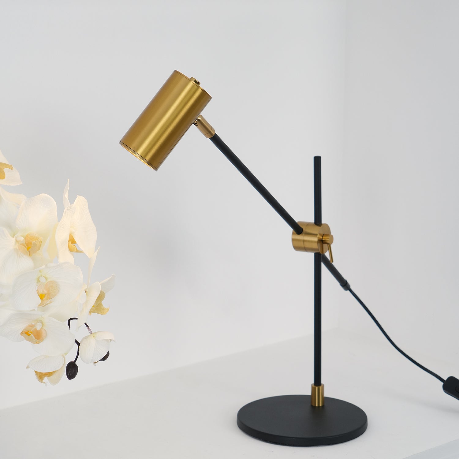 Ivpharil Frosted Floor Lamp-Neutral Decor