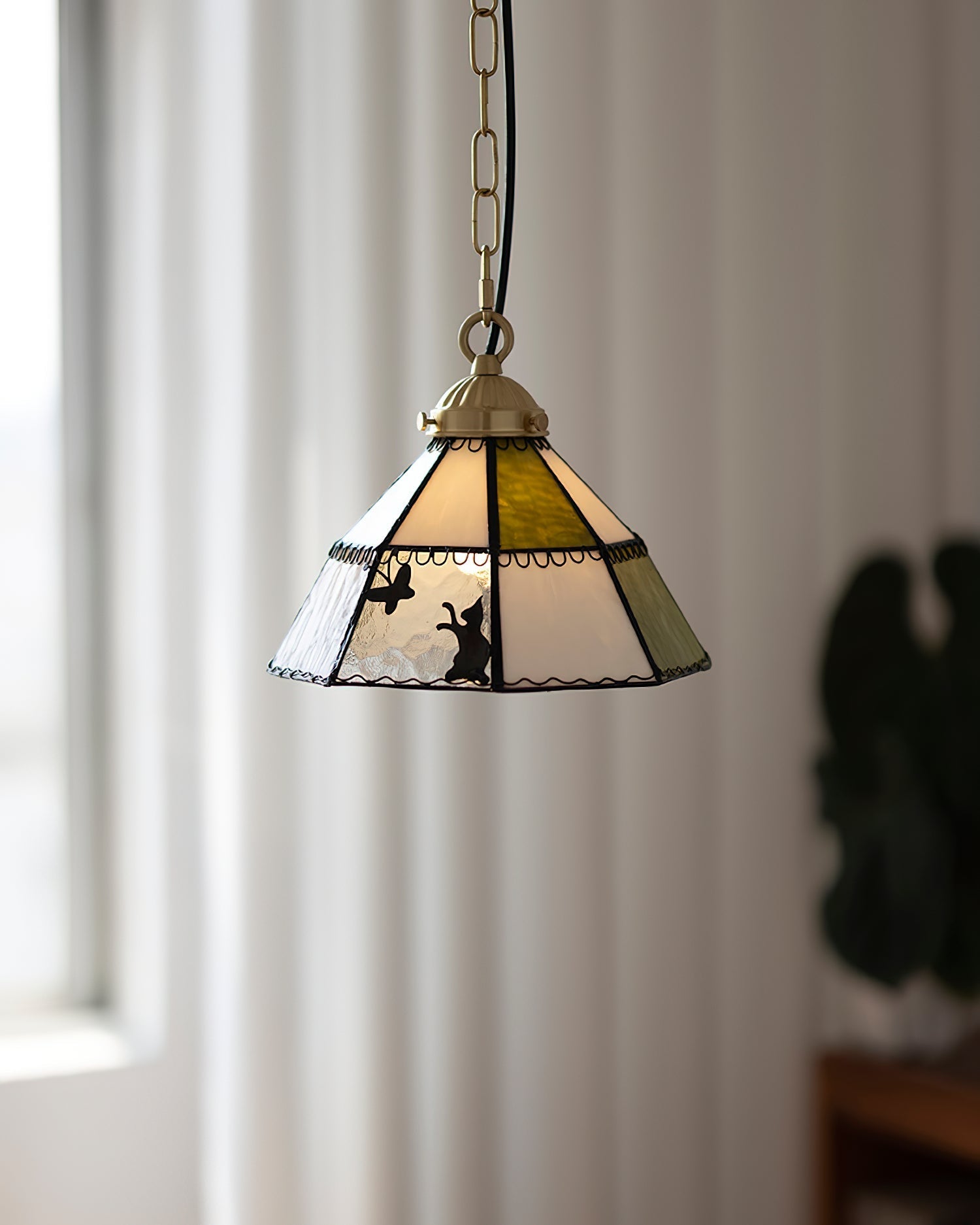 Thalyn Pendant Light