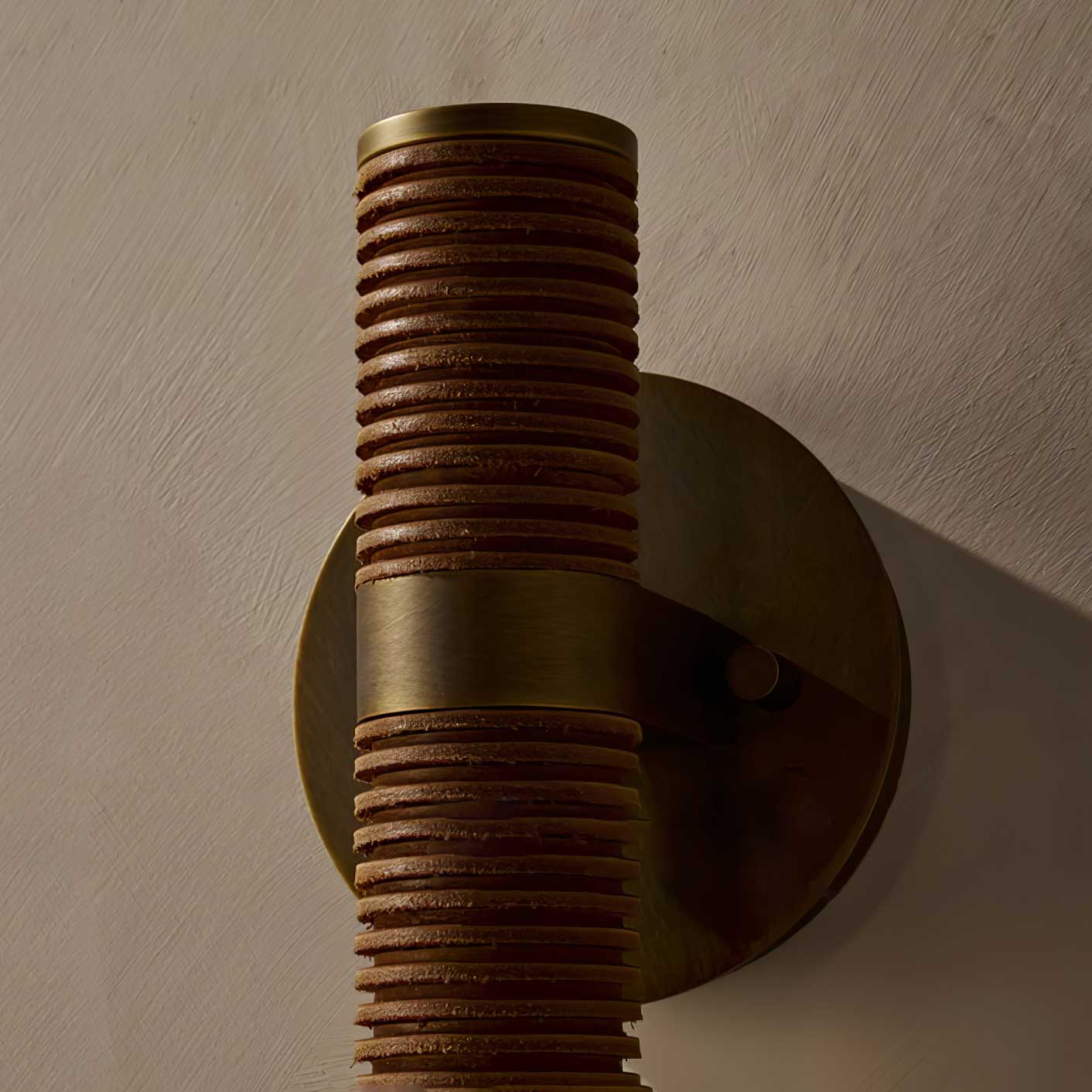 Sylvia Minimalist Wall Lamp-Neutral Decor