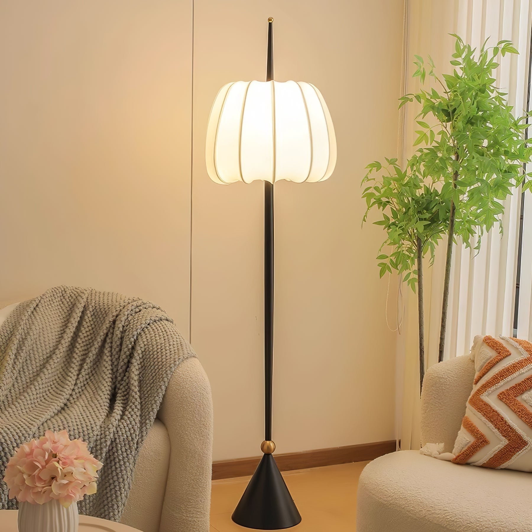 Pick Minimalist Fabric Floor Lamp-Neutral Decor