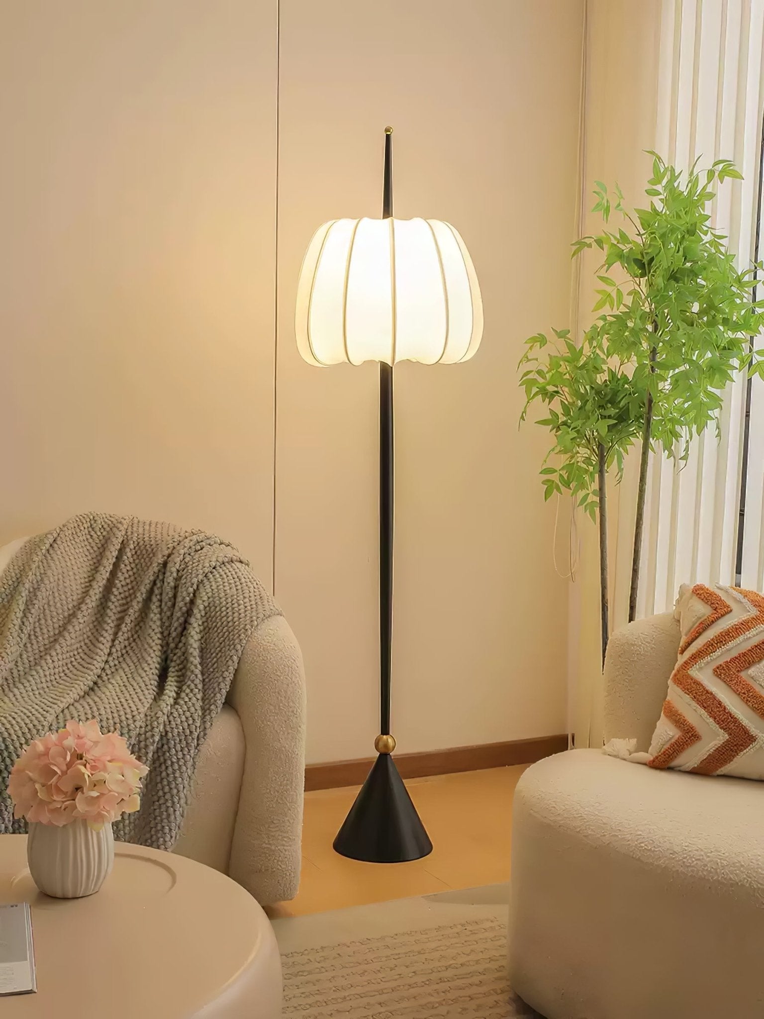 Pick Minimalist Fabric Floor Lamp-Neutral Decor