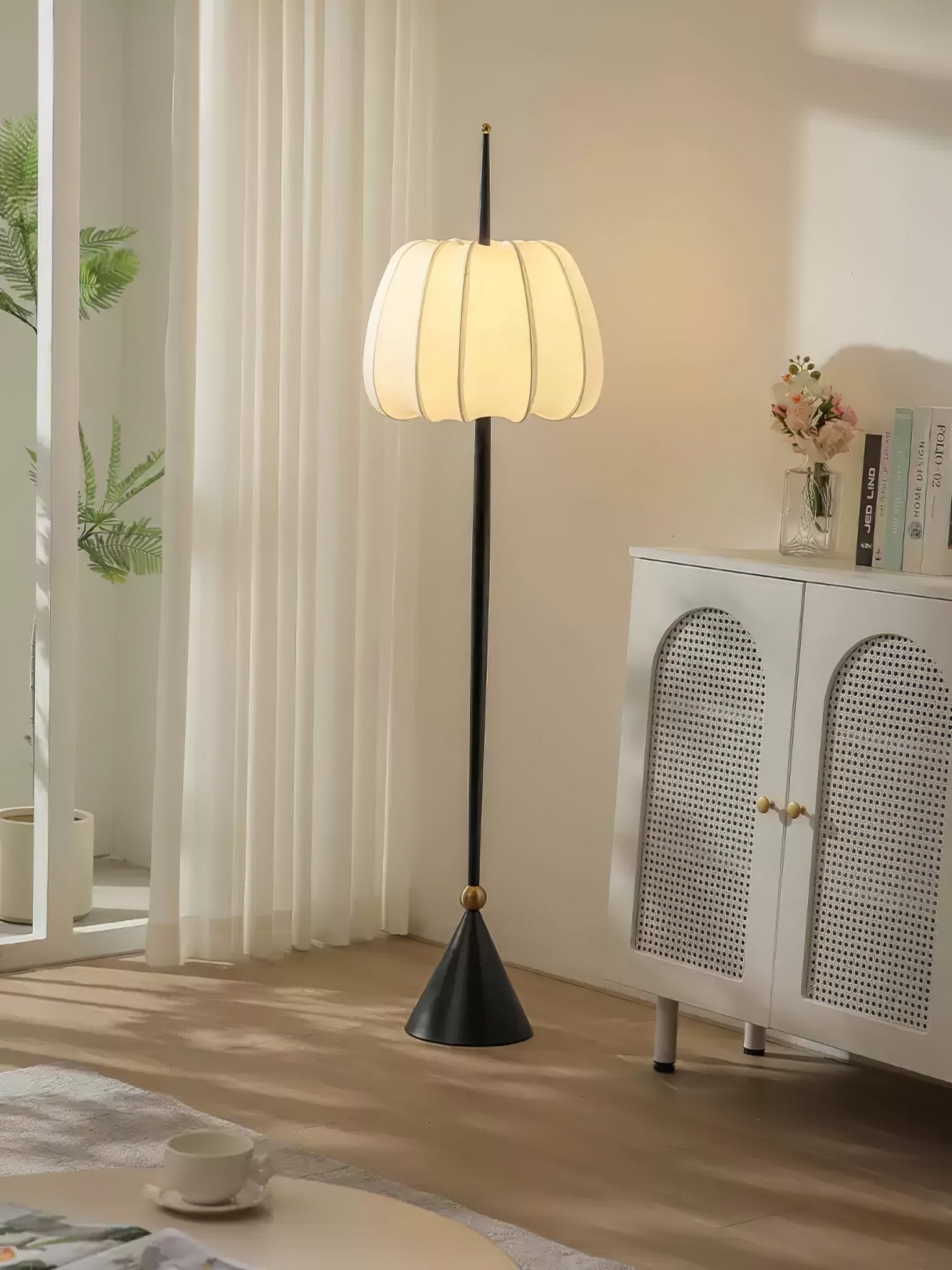Pick Minimalist Fabric Floor Lamp-Neutral Decor