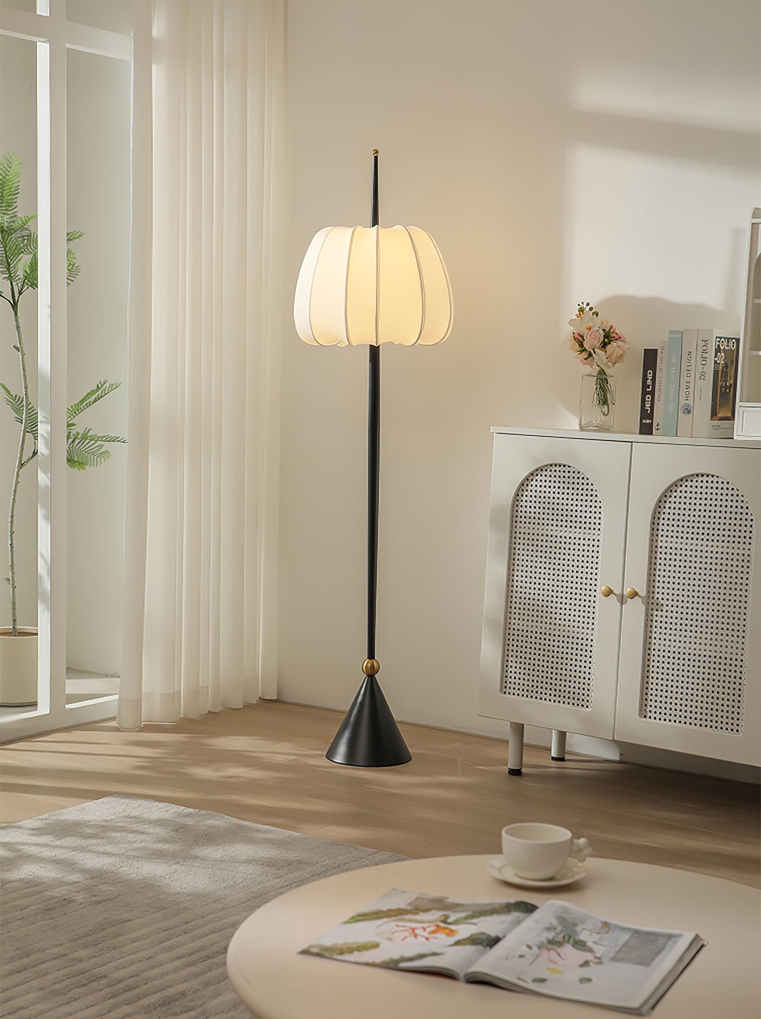 Pick Minimalist Fabric Floor Lamp-Neutral Decor