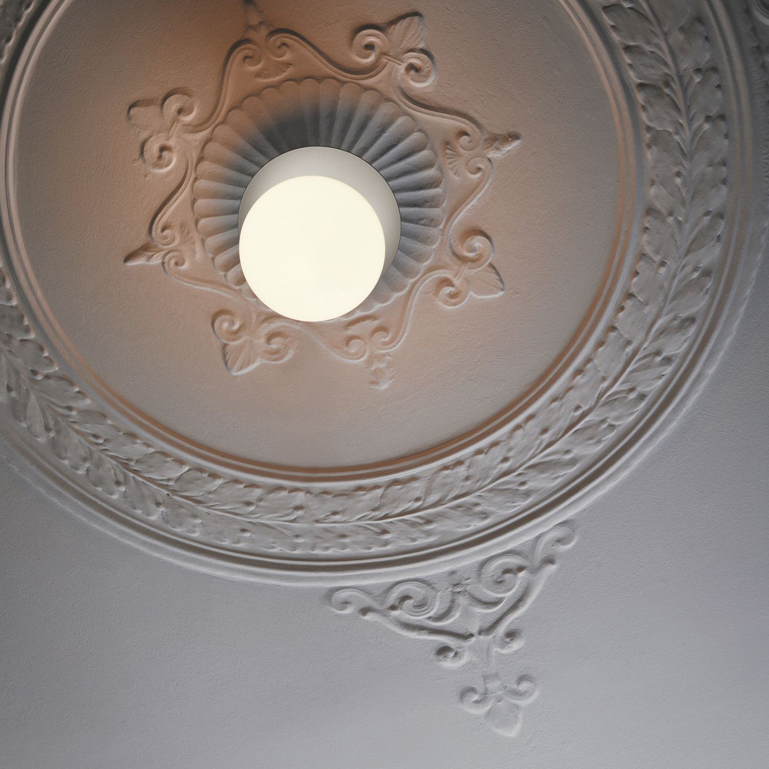 Nifte Wall Lamp Disc Globe Minimalist-Neutral Decor