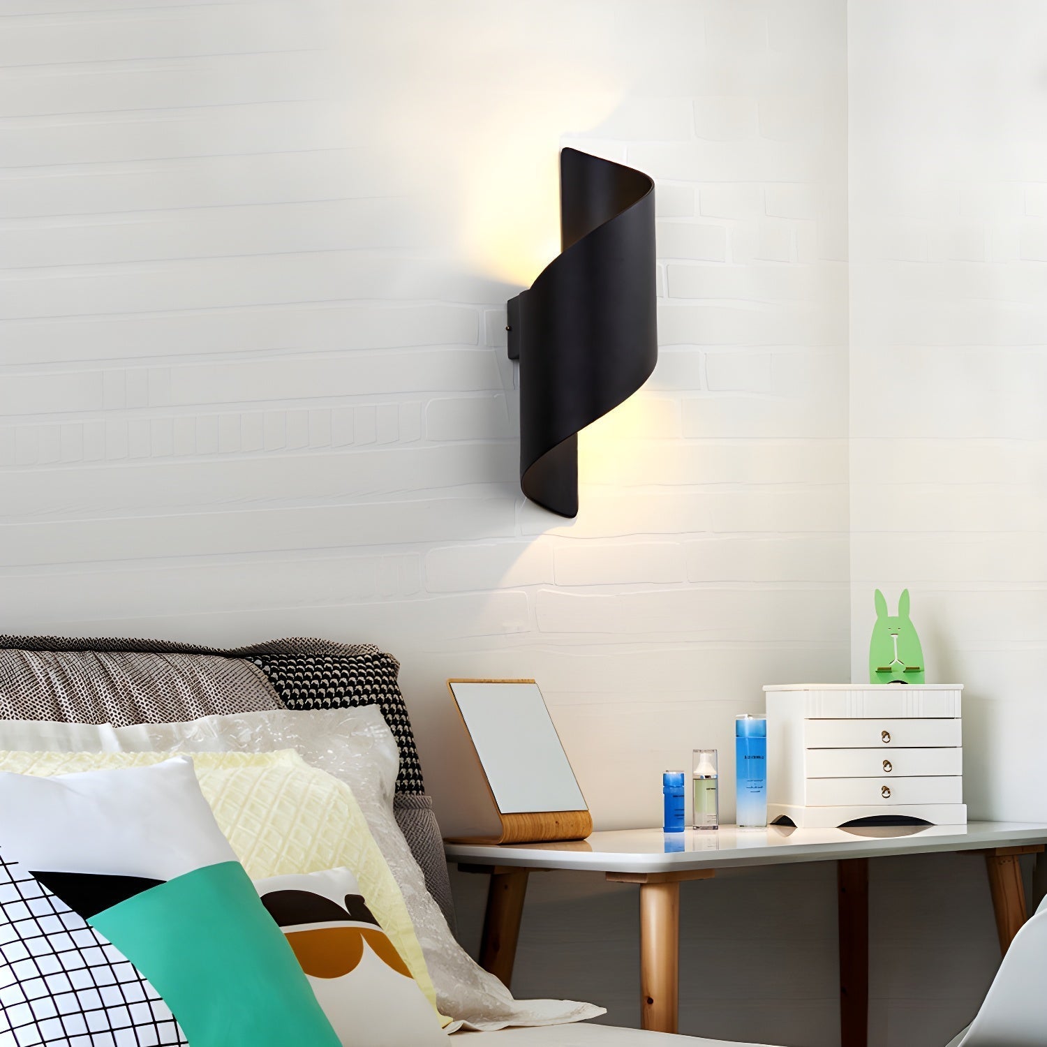 Yoji Modern Minimalist Wall Lamp-Neutral Decor