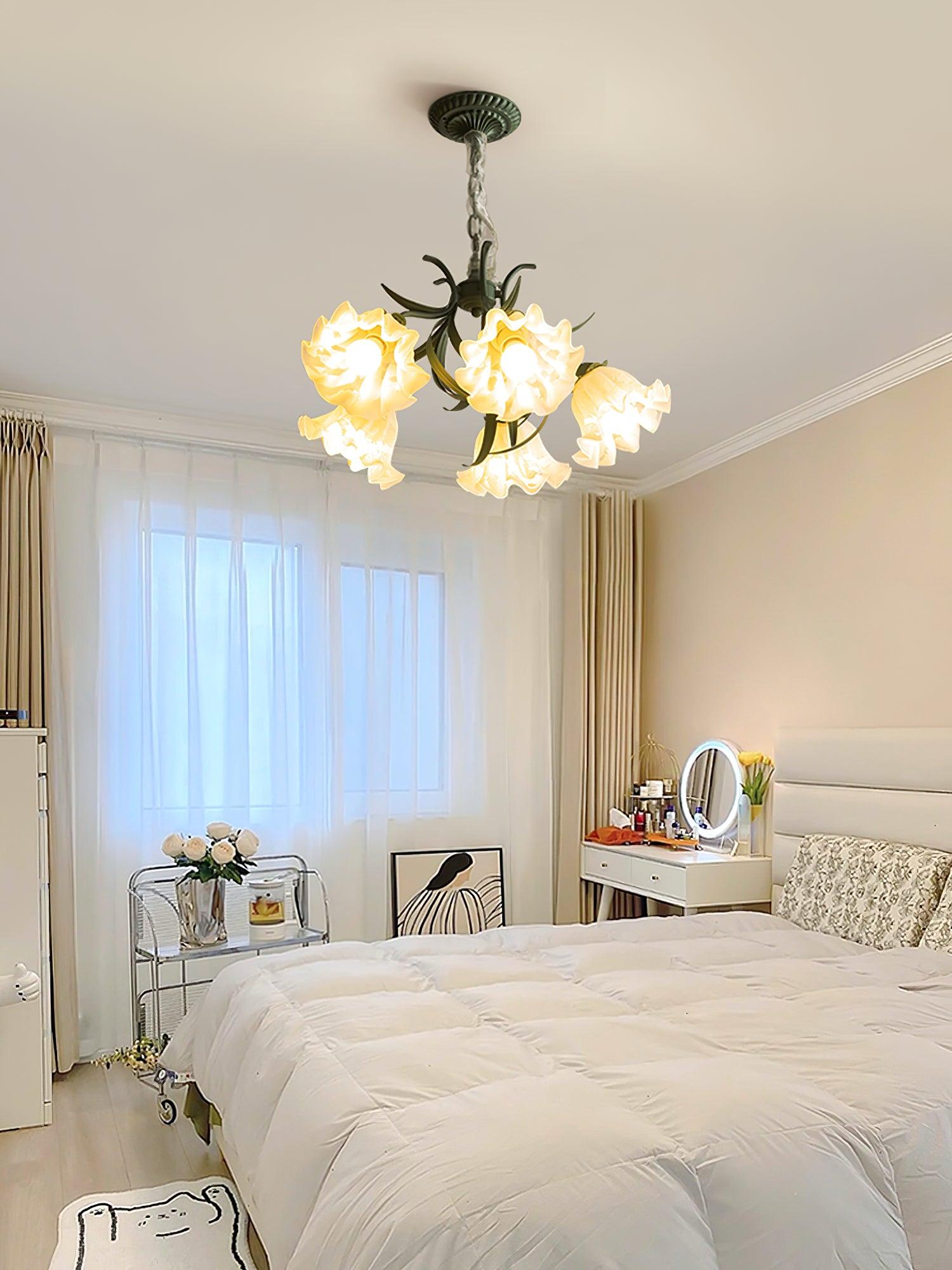 Evren Chandelier Flower with Petals and Leaves-Neutral Decor