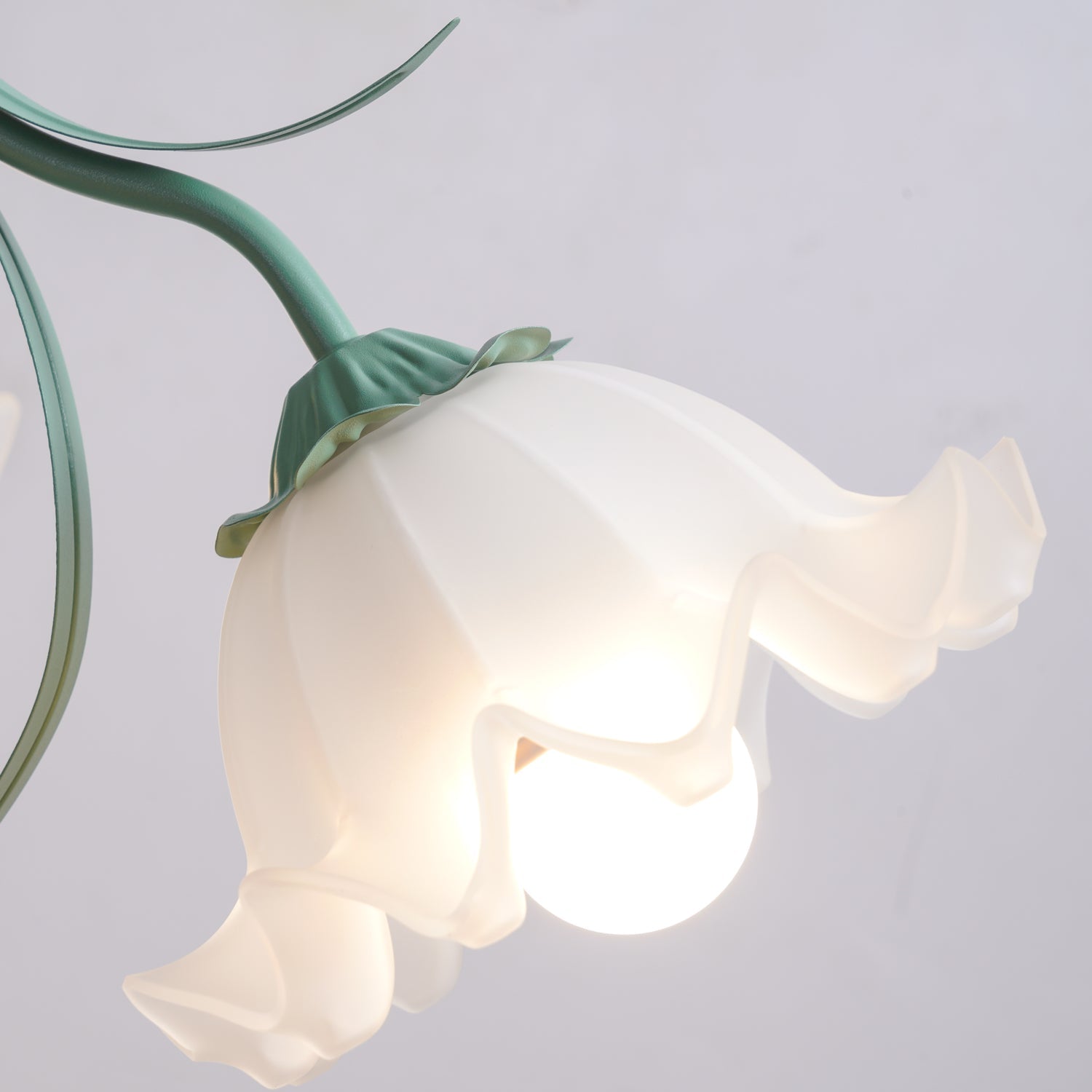 Evren Chandelier Flower with Petals and Leaves-Neutral Decor