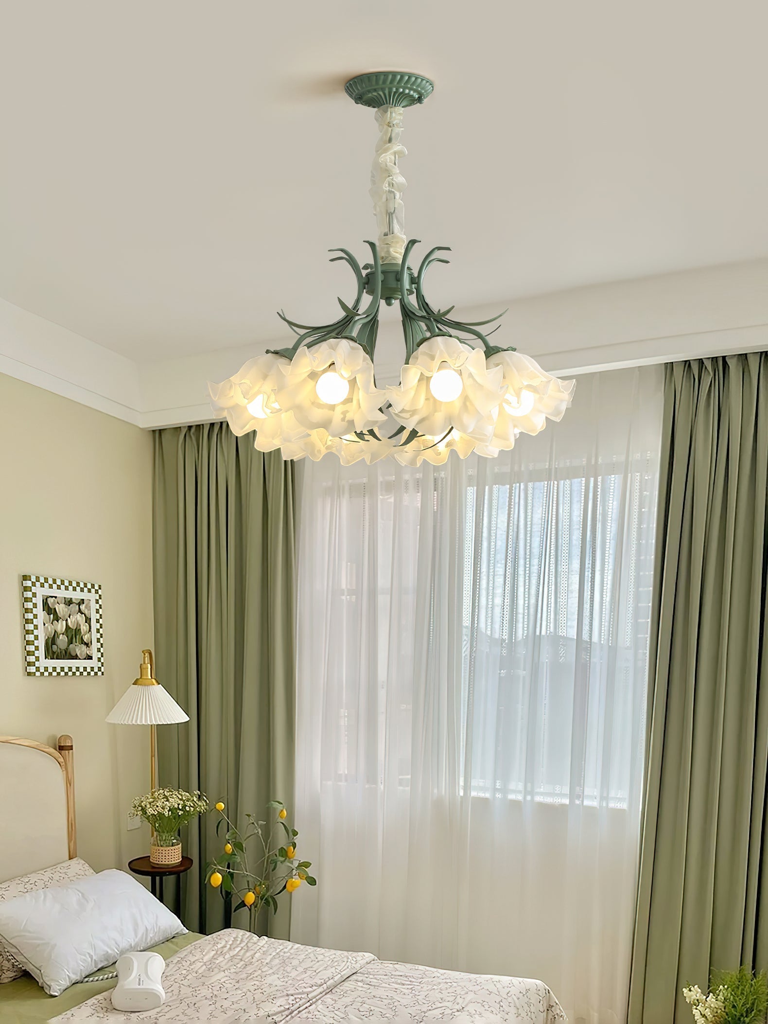 Evren Chandelier Flower with Petals and Leaves-Neutral Decor