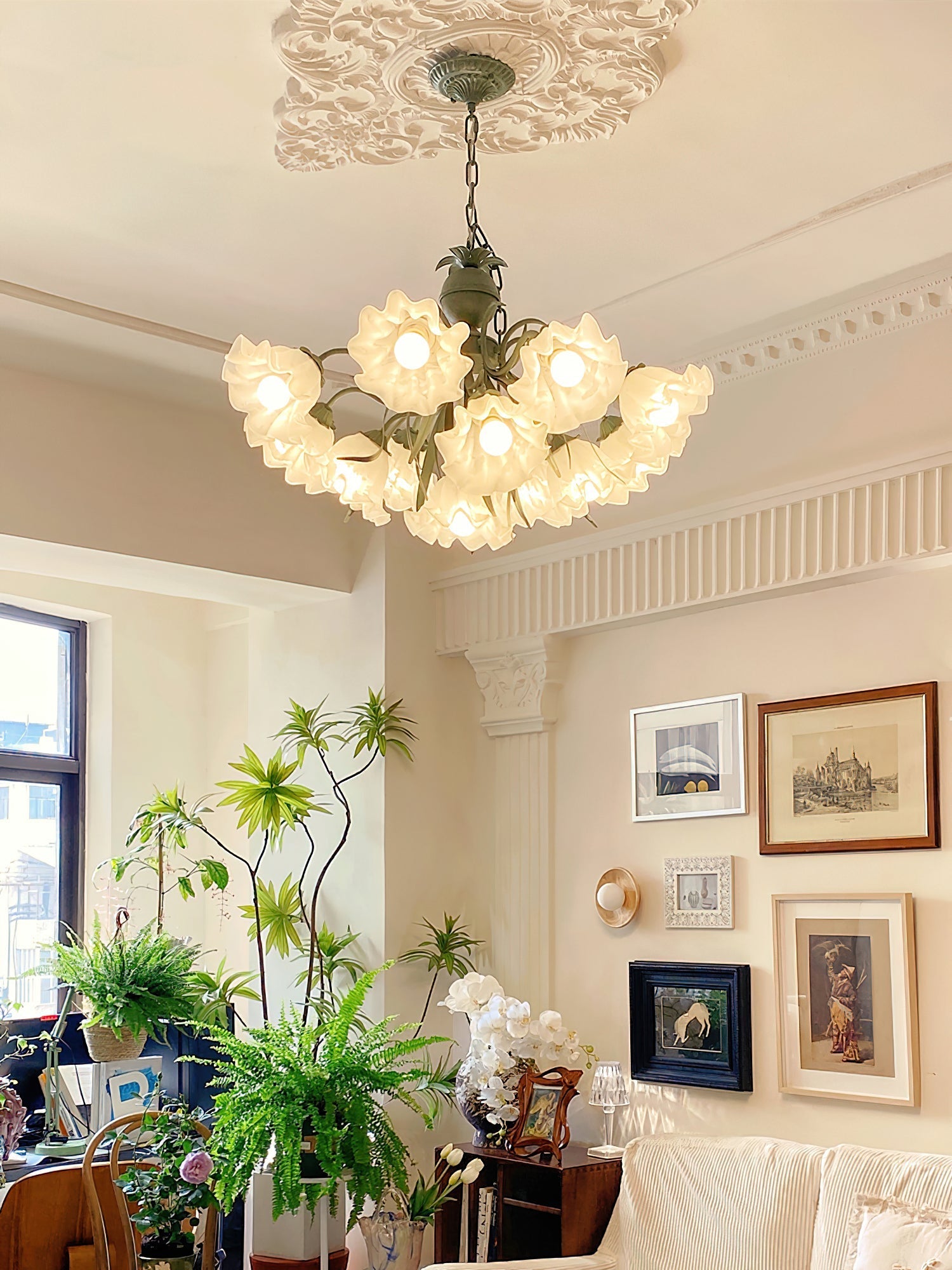 Evren Chandelier Flower with Petals and Leaves-Neutral Decor
