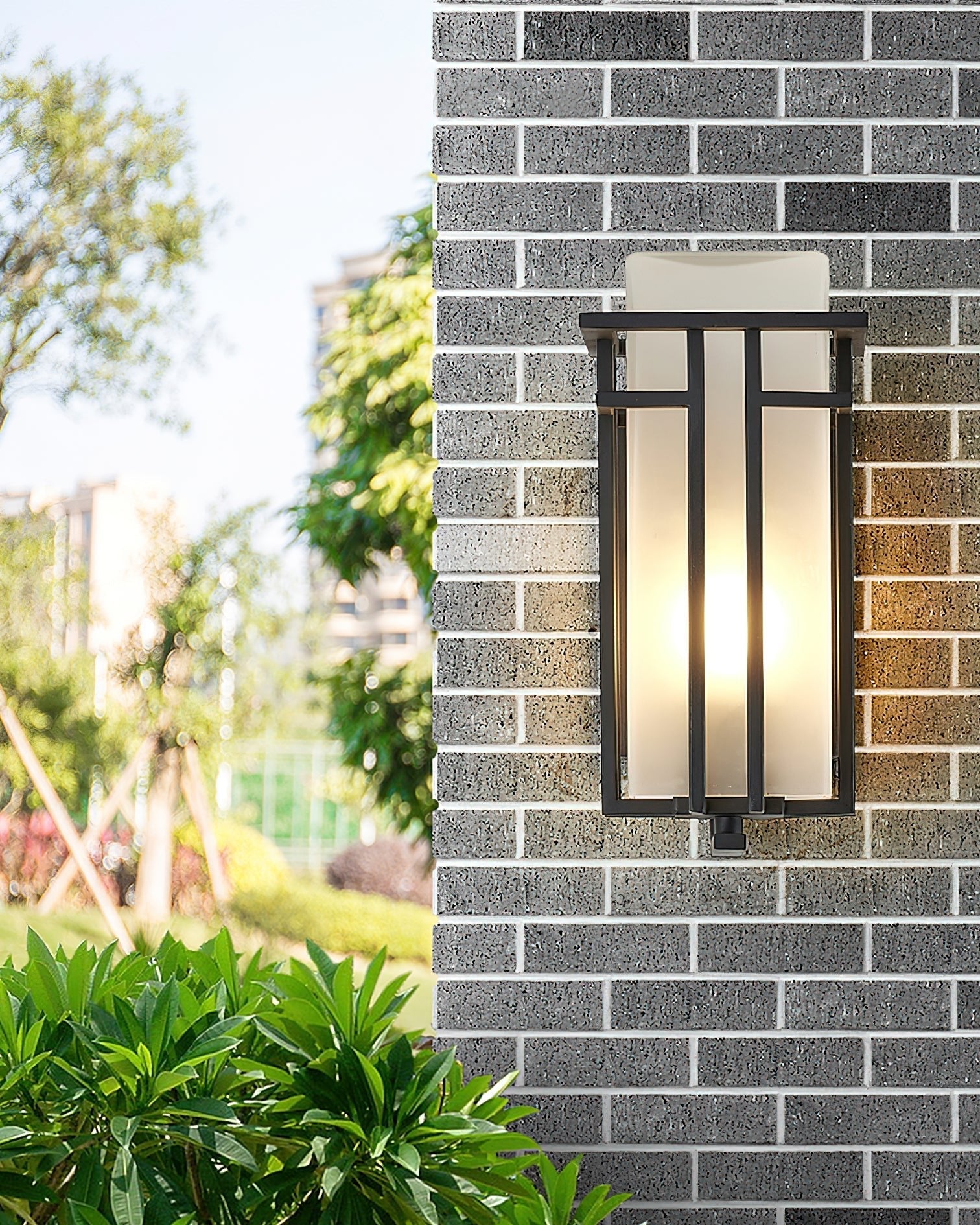 Wilen Outdoor Wall Lamp Iron Lantern Retro-Neutral Decor