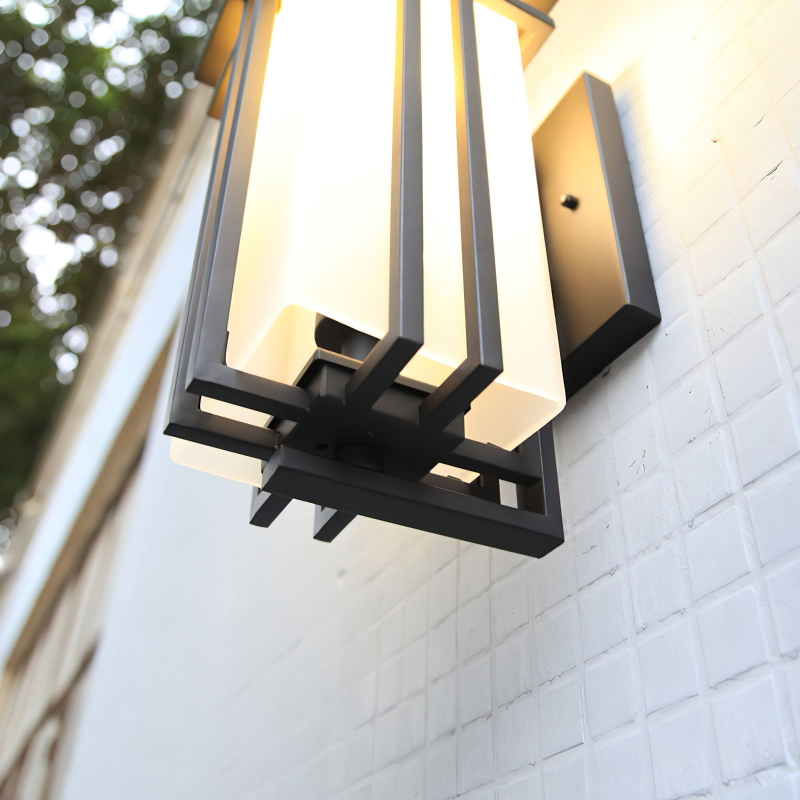 Wilen Outdoor Wall Lamp Iron Lantern Retro-Neutral Decor