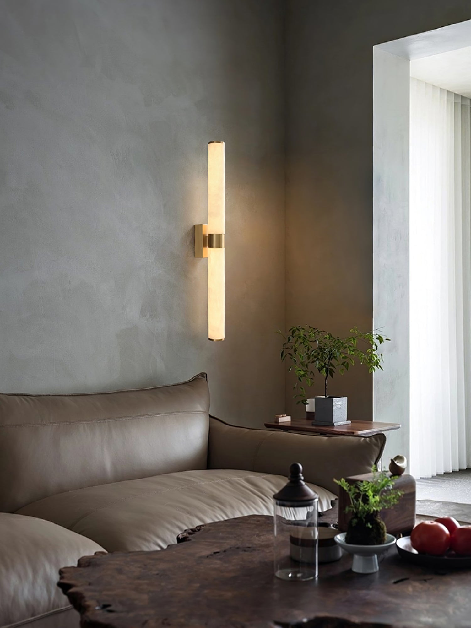 Olmirira Minimalist Alabaster Wall Lamp-Neutral Decor